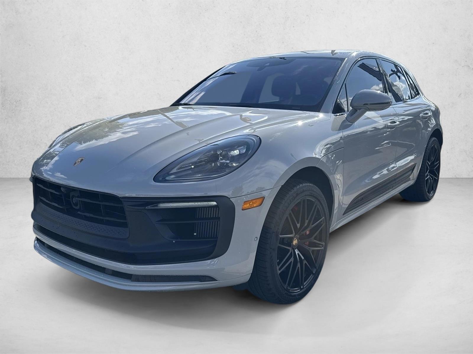 Thumbnail: 2023 Porsche Macan - 1