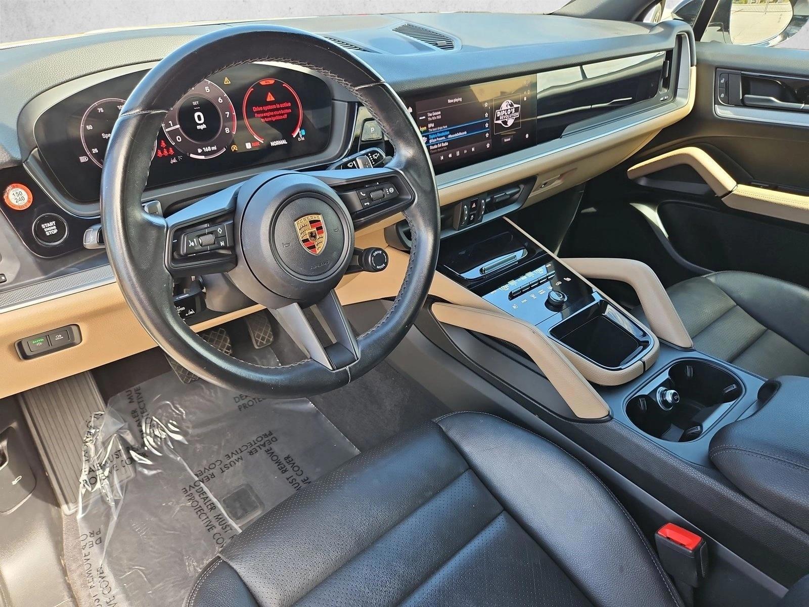 Thumbnail: 2024 Porsche Cayenne - 3