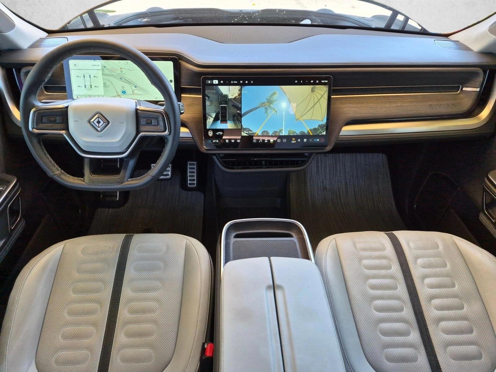 Thumbnail: 2023 Rivian R1S - 3
