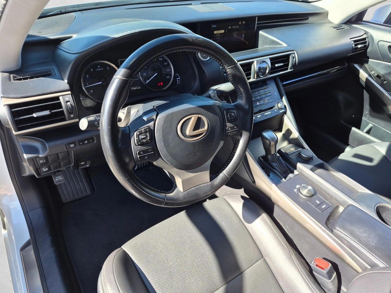 Thumbnail: 2018 Lexus IS - 3