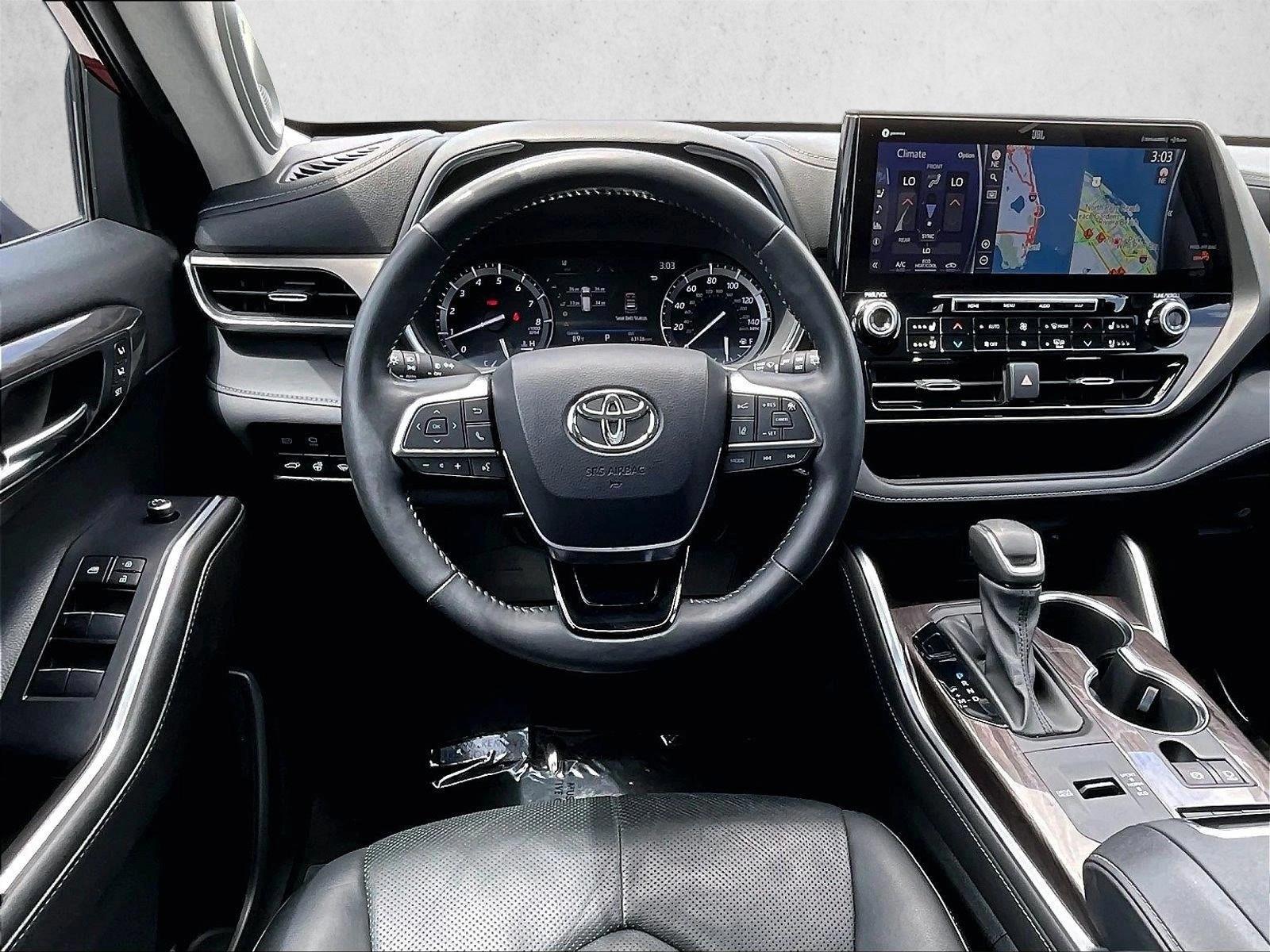 Thumbnail: 2020 Toyota Highlander - 3