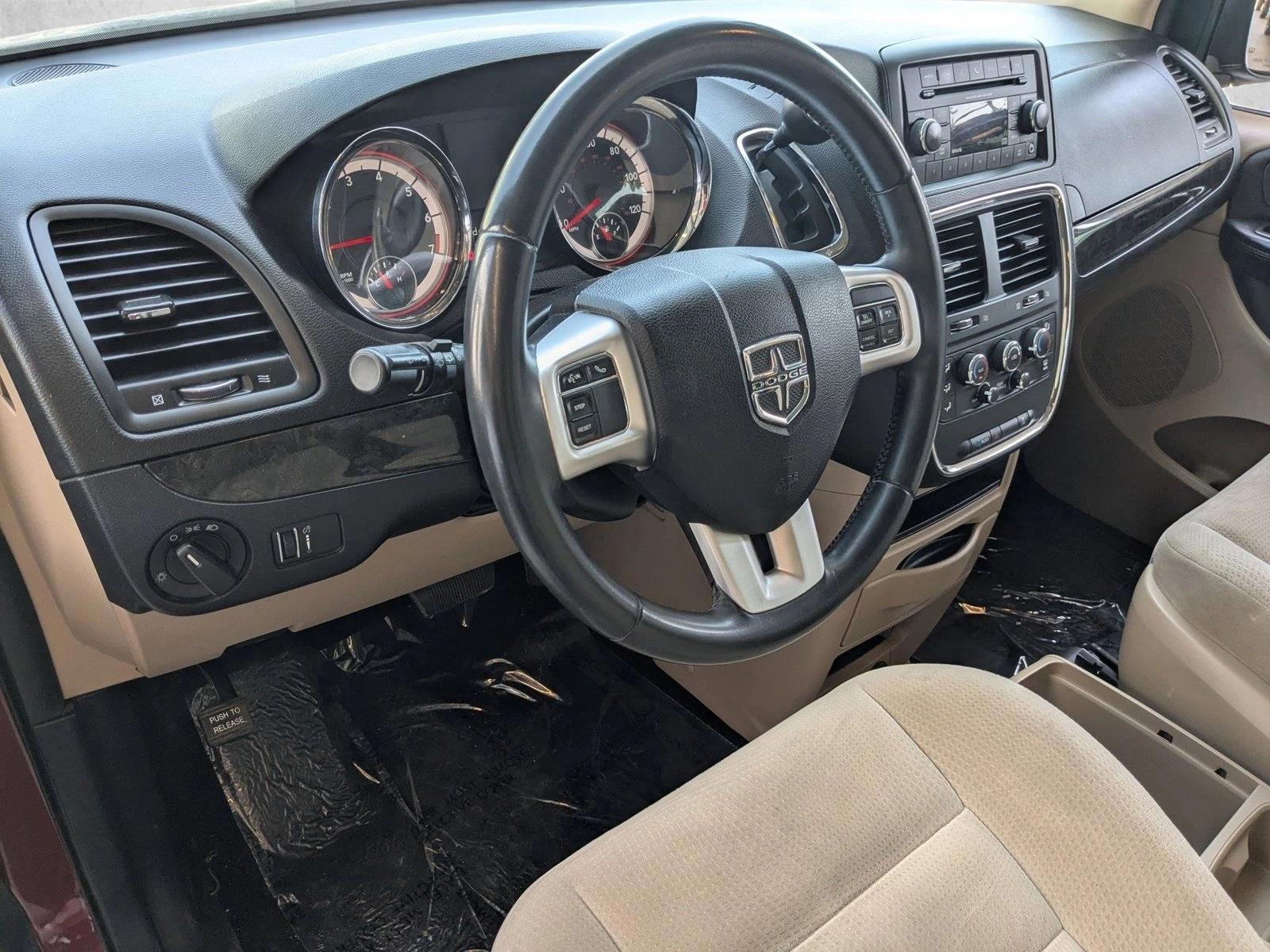 Thumbnail: 2016 Dodge Grand Caravan - 3
