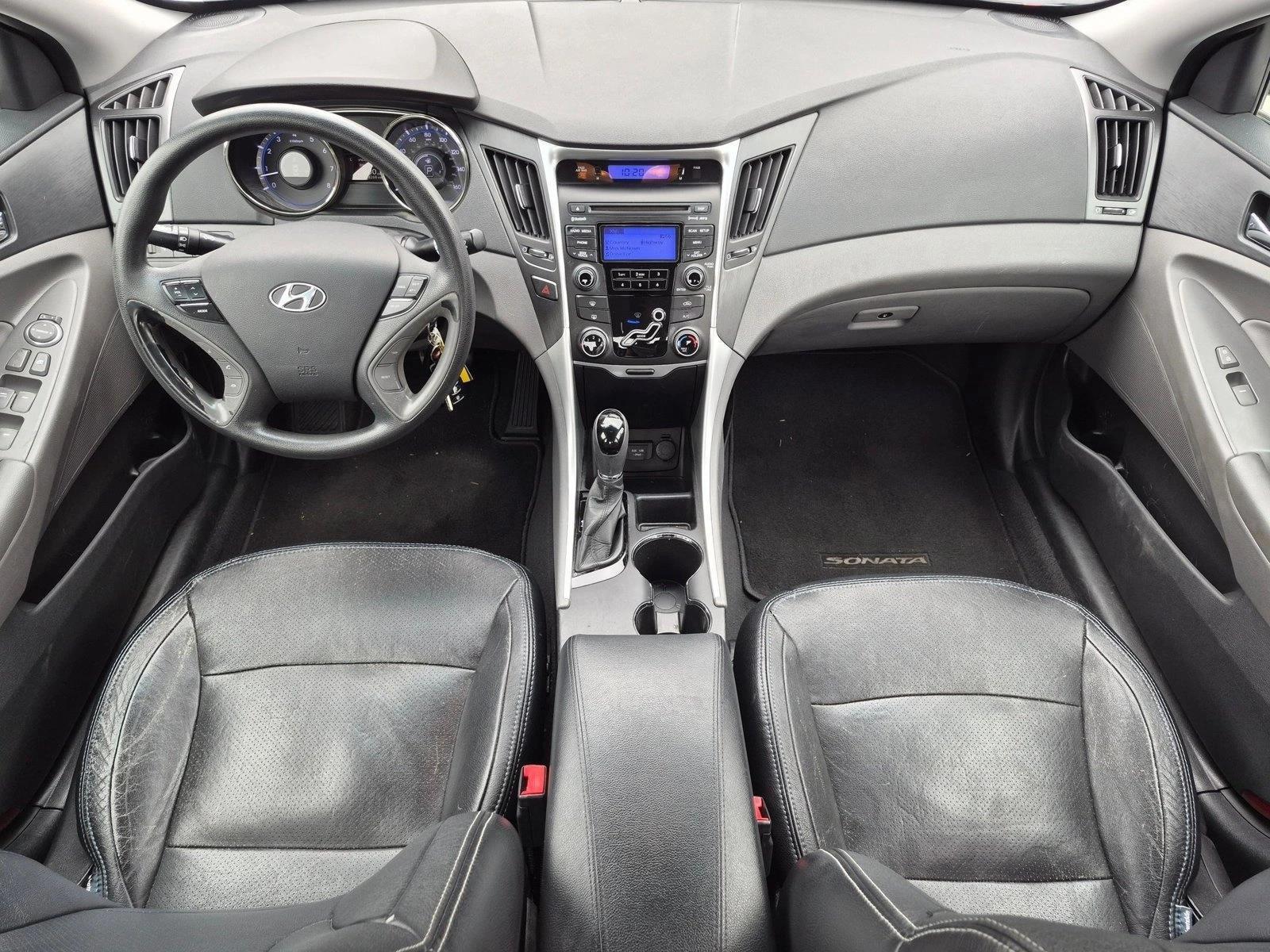 Thumbnail: 2012 Hyundai Sonata - 3