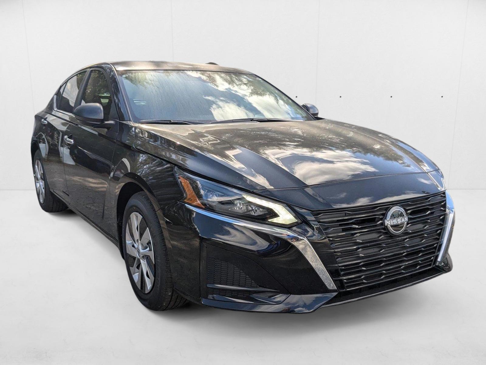 2025 Nissan Altima S - Photo 6