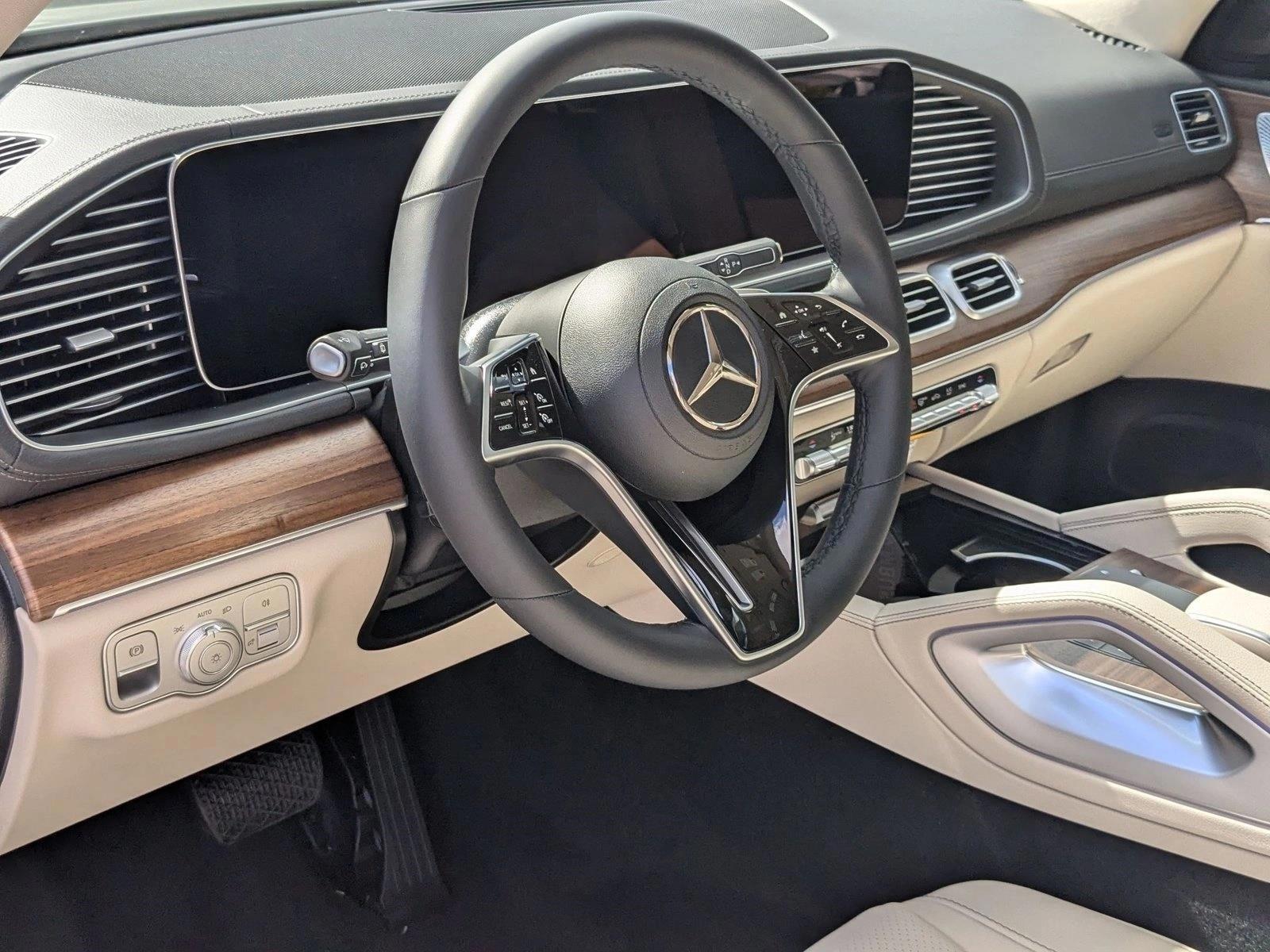 Thumbnail: 2026 Mercedes-Benz GLE - 3