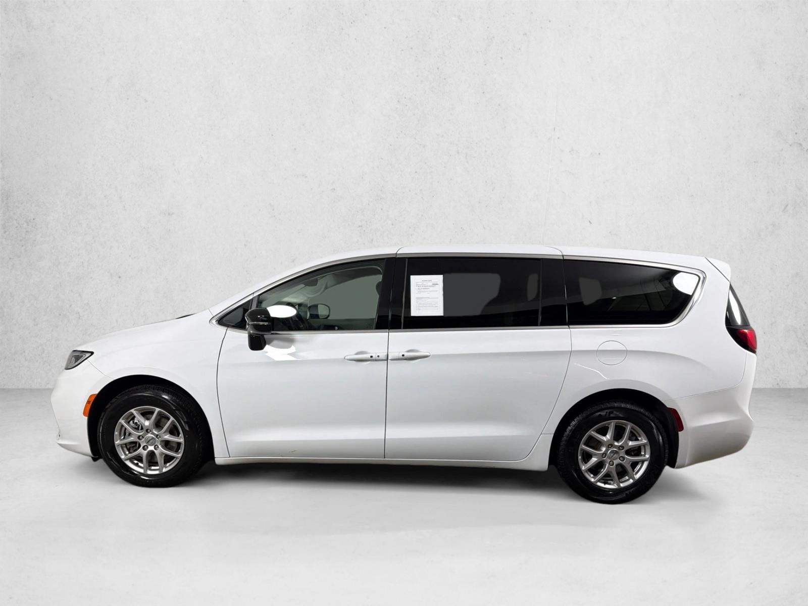 Thumbnail: 2024 Chrysler Pacifica - 2