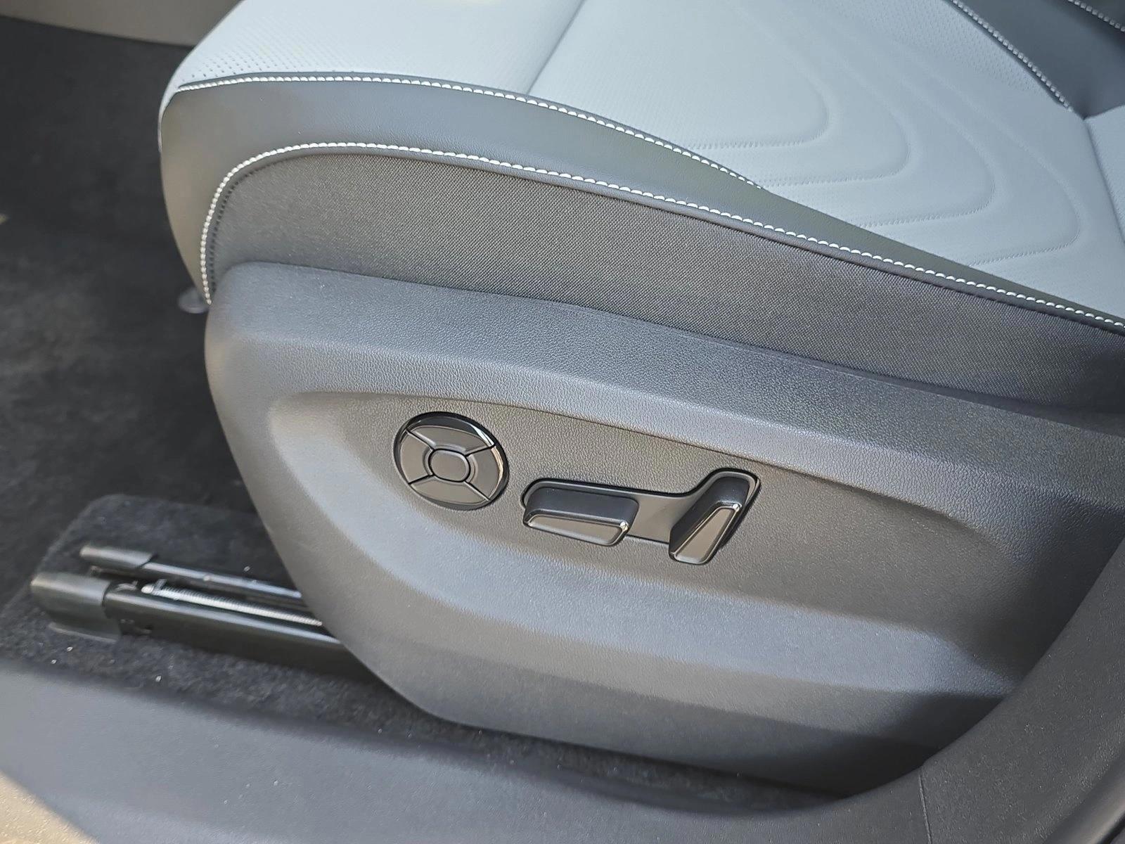 Thumbnail: 2026 Volkswagen Tiguan - 4