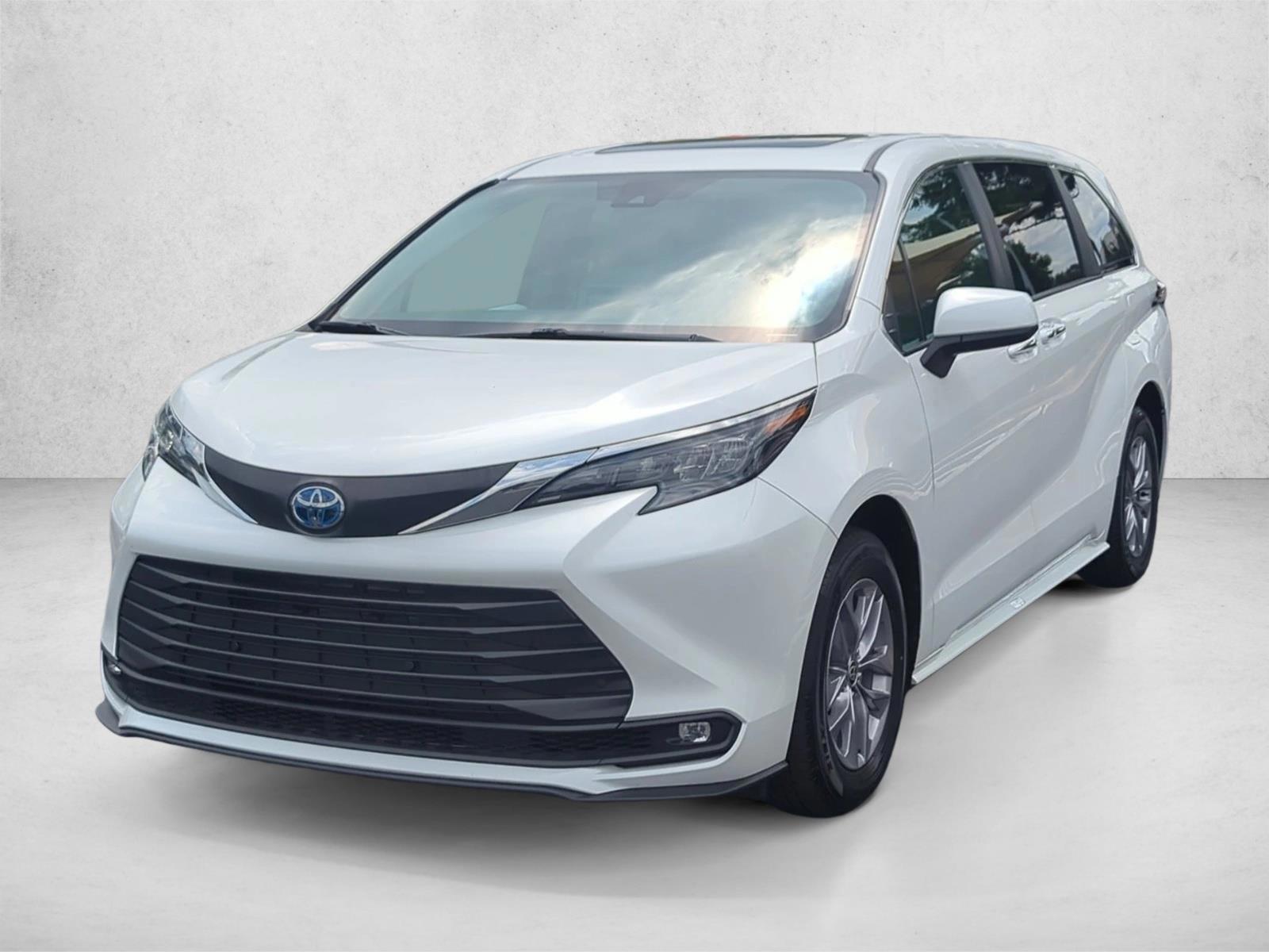 Thumbnail: 2025 Toyota Sienna - 1