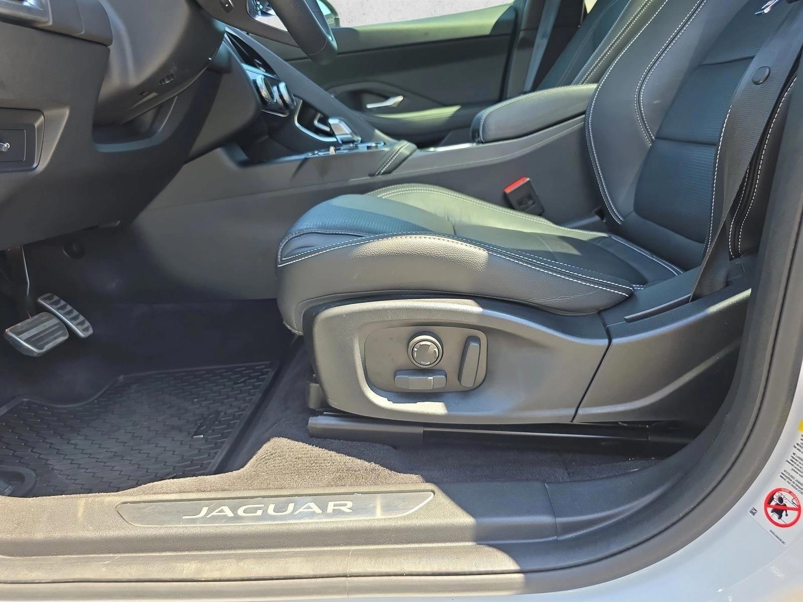 2024 Jaguar E-Pace R-DYNAMIC SE - Photo 28