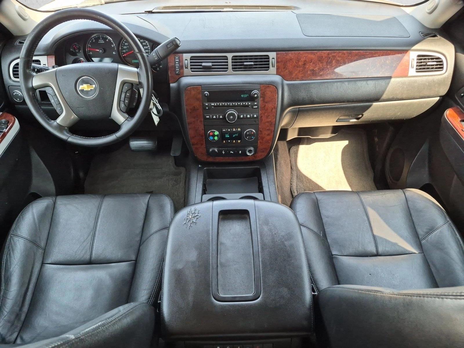 Thumbnail: 2013 Chevrolet Suburban - 3
