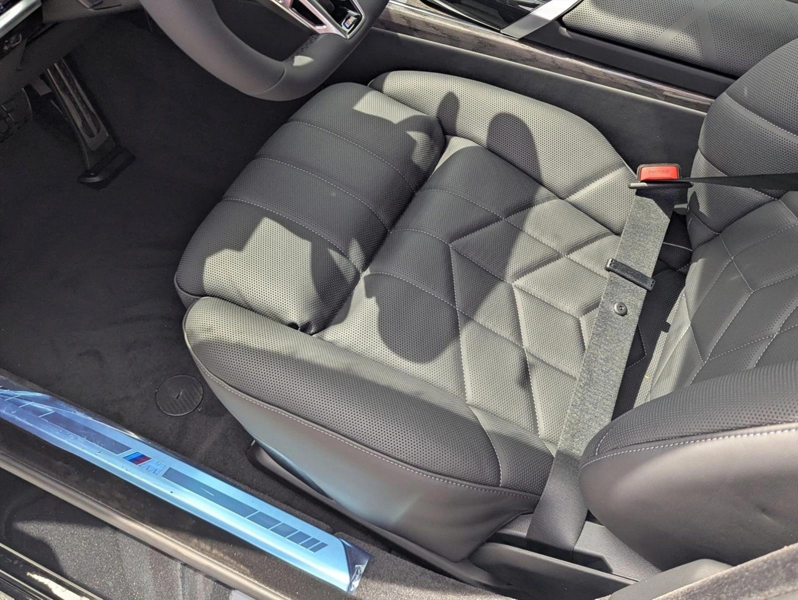 Thumbnail: 2026 BMW i7 - 4