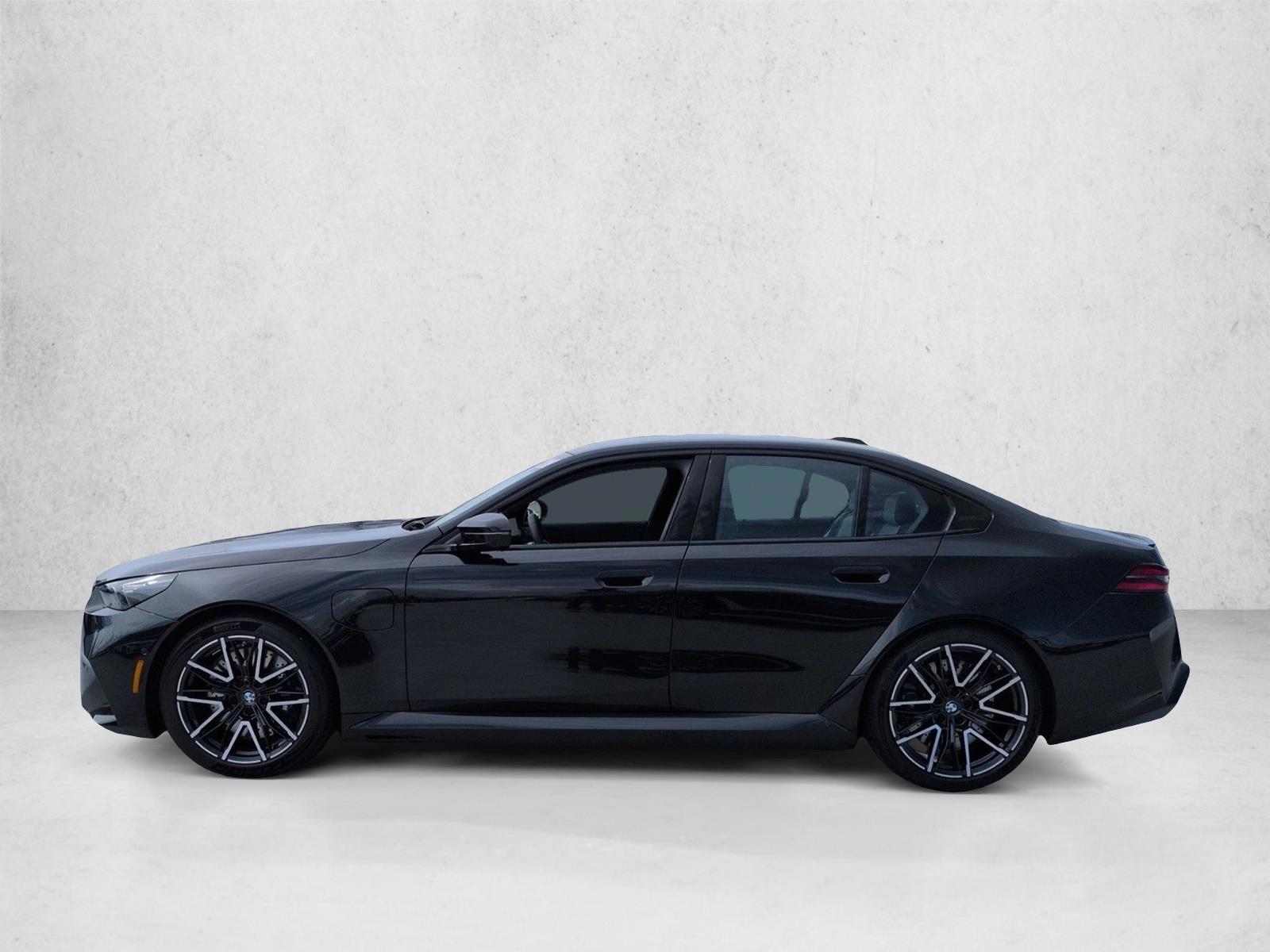 Thumbnail: 2026 BMW M5 - 2