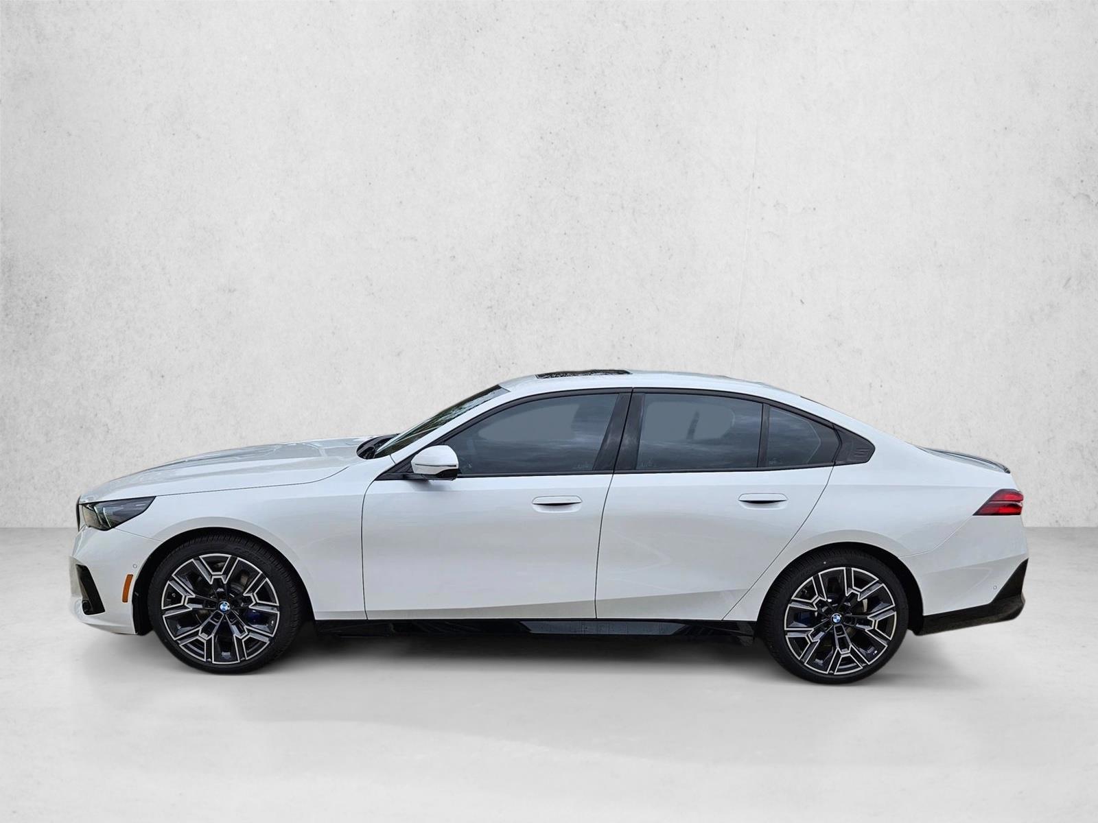 Thumbnail: 2026 BMW 5 Series - 2