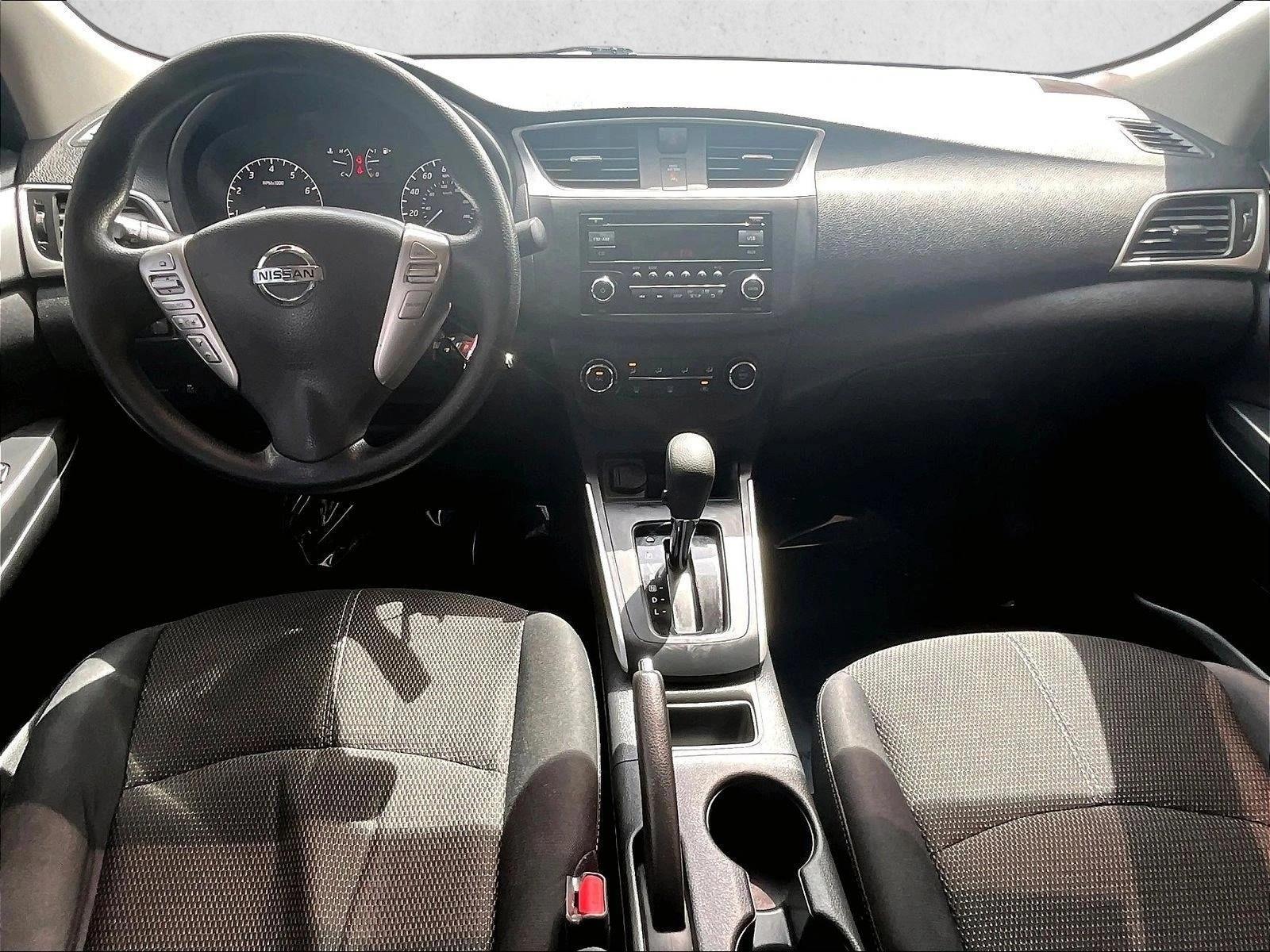 Thumbnail: 2017 Nissan Sentra - 4