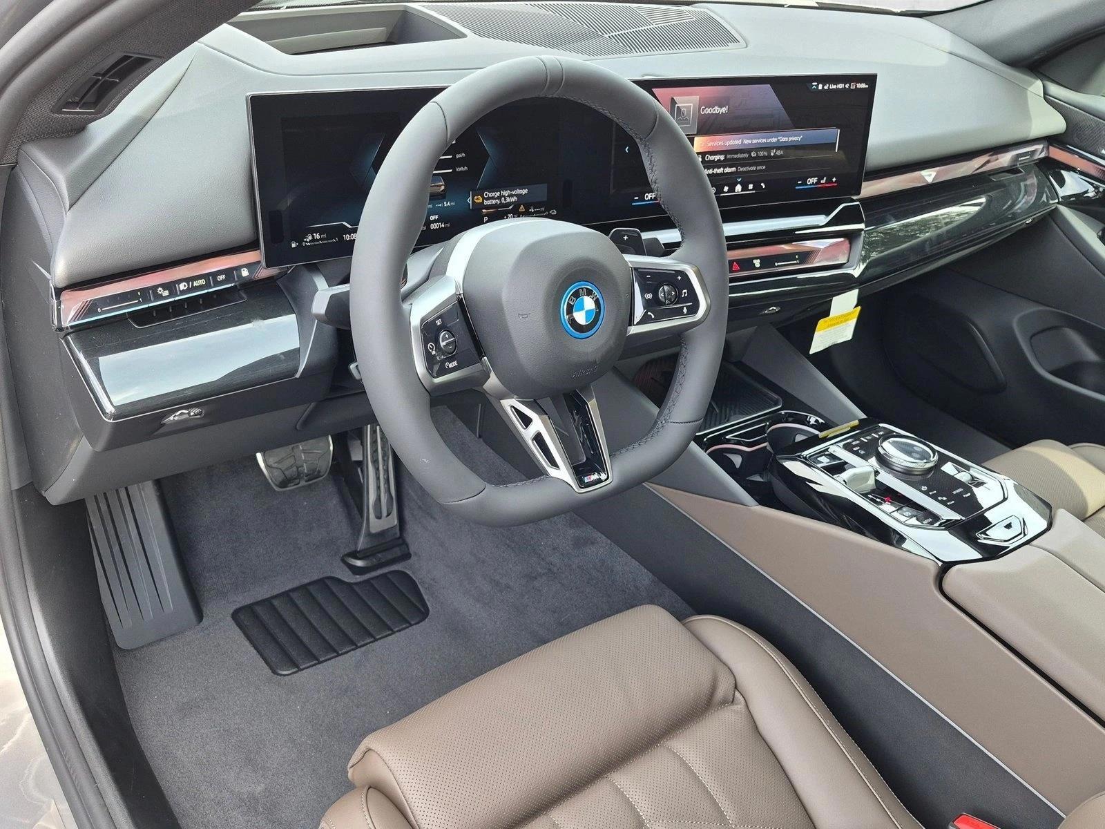 Thumbnail: 2027 BMW 5 Series - 3