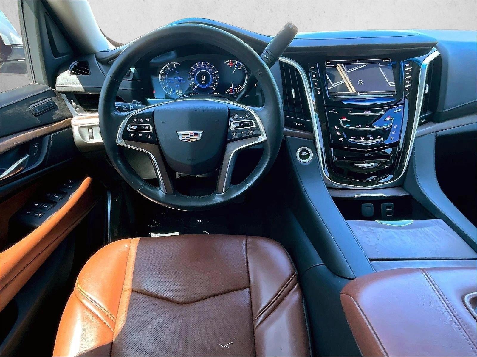 Thumbnail: 2019 Cadillac Escalade - 3