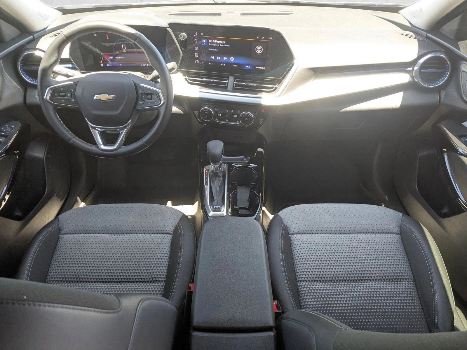Thumbnail: 2024 Chevrolet Trax - 3