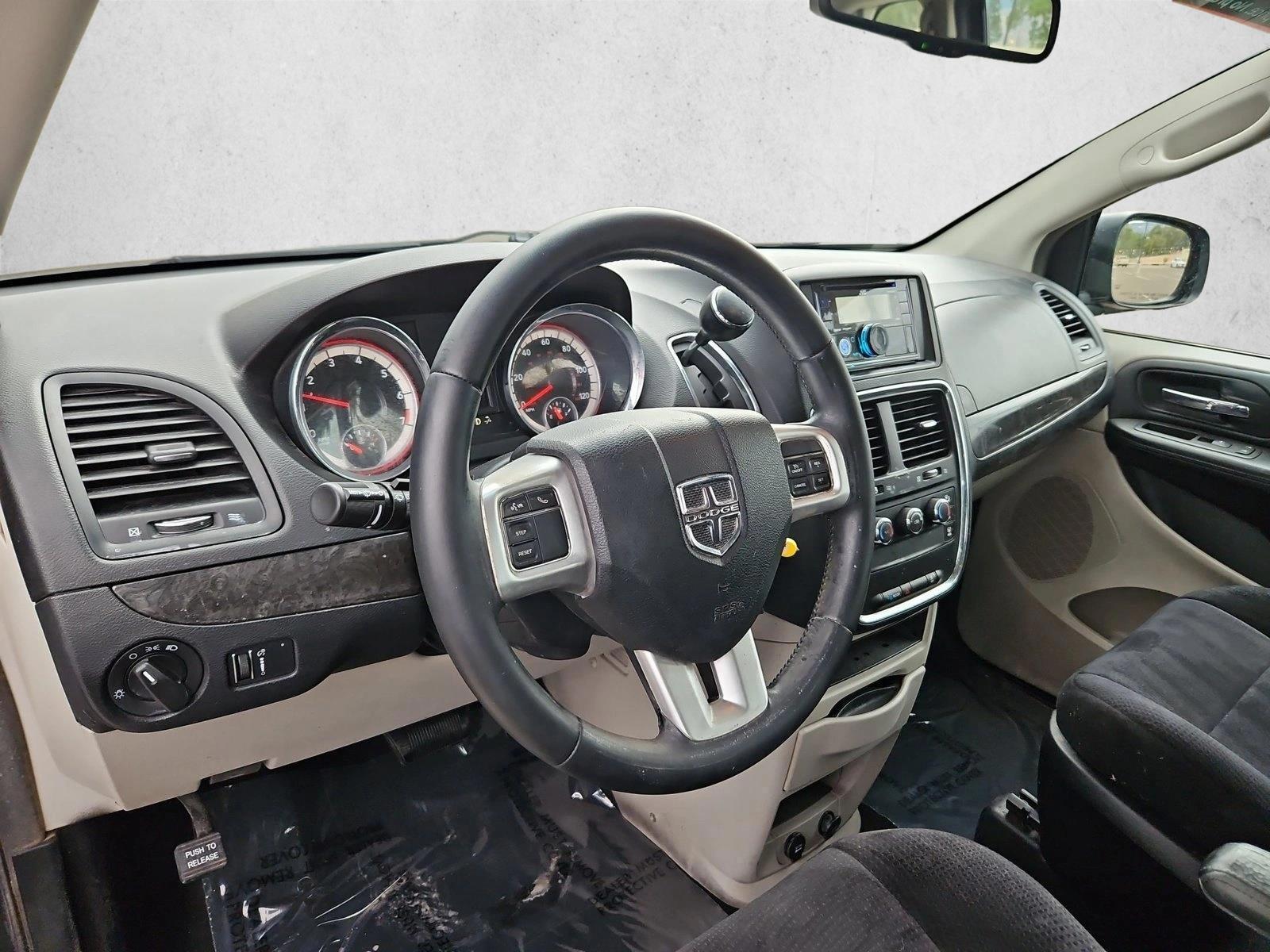 Thumbnail: 2013 Dodge Grand Caravan - 3