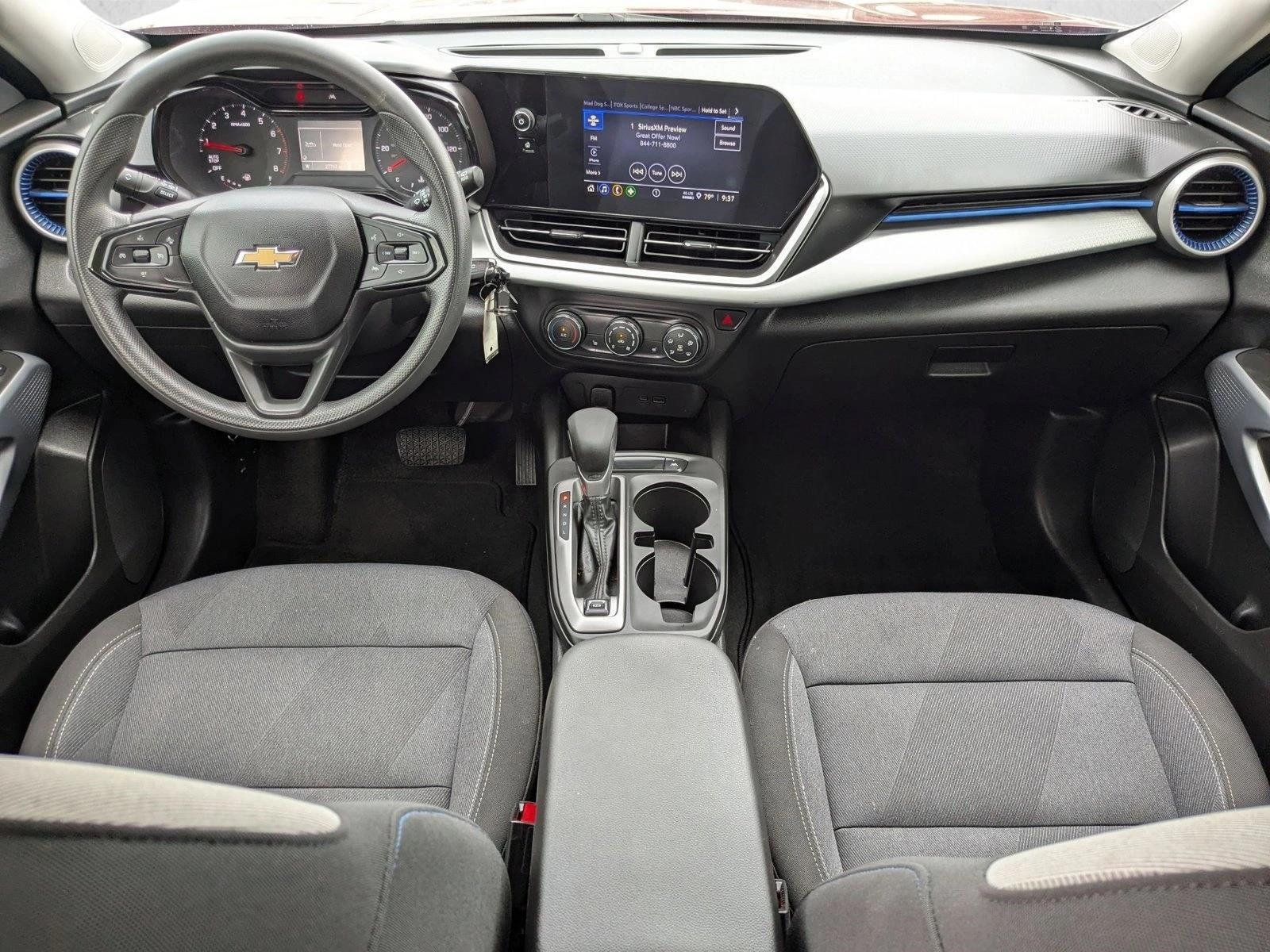Thumbnail: 2025 Chevrolet Trax - 3