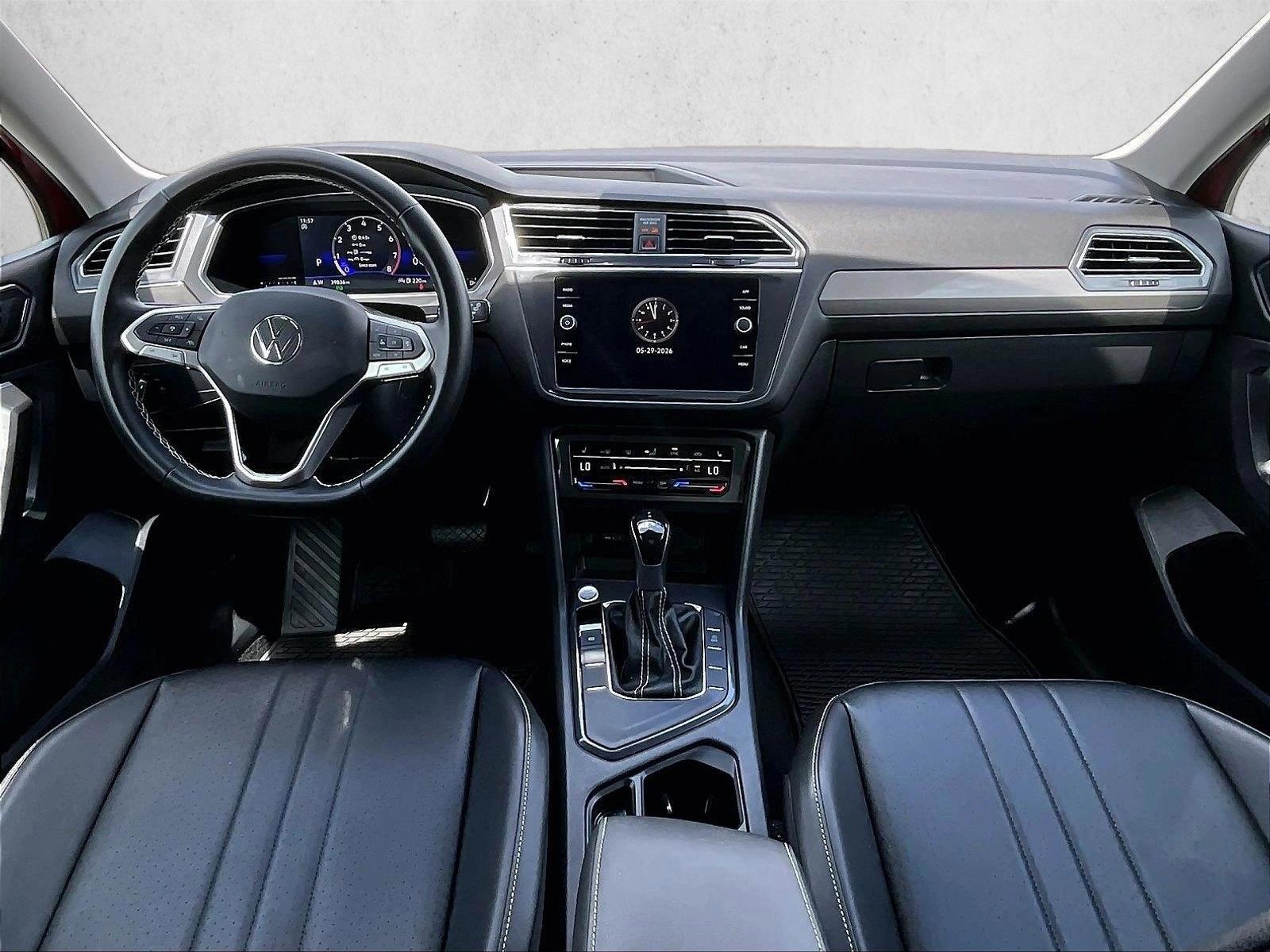 Thumbnail: 2023 Volkswagen Tiguan - 4