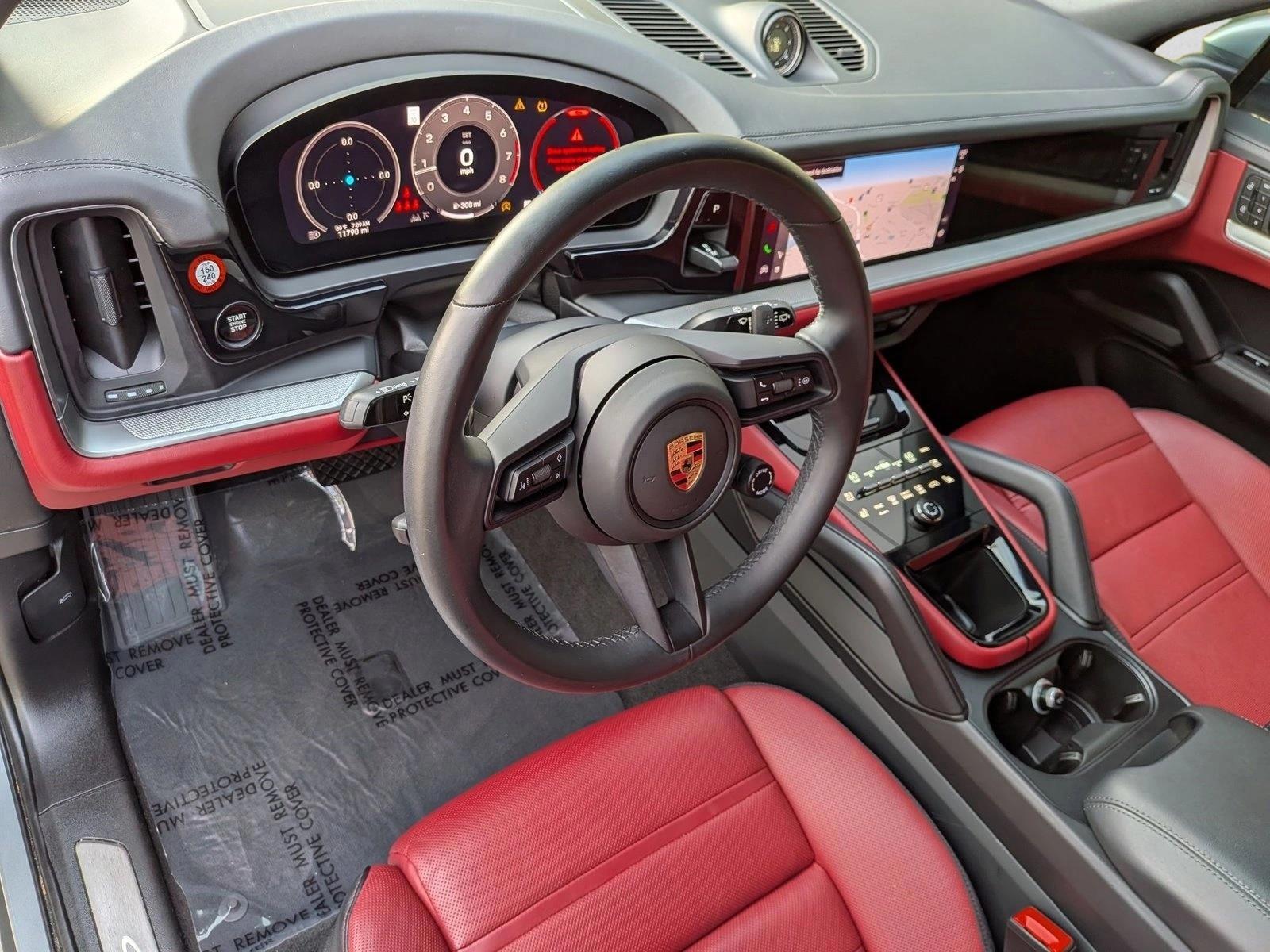Thumbnail: 2024 Porsche Cayenne - 3