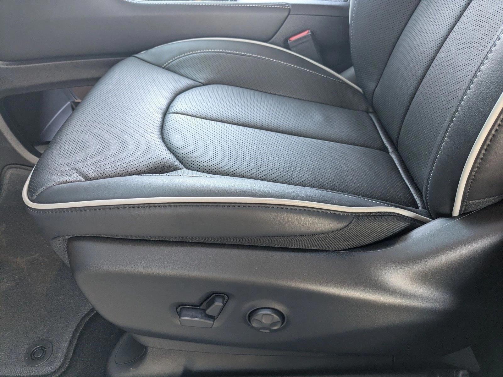 Thumbnail: 2026 Chrysler Pacifica - 5