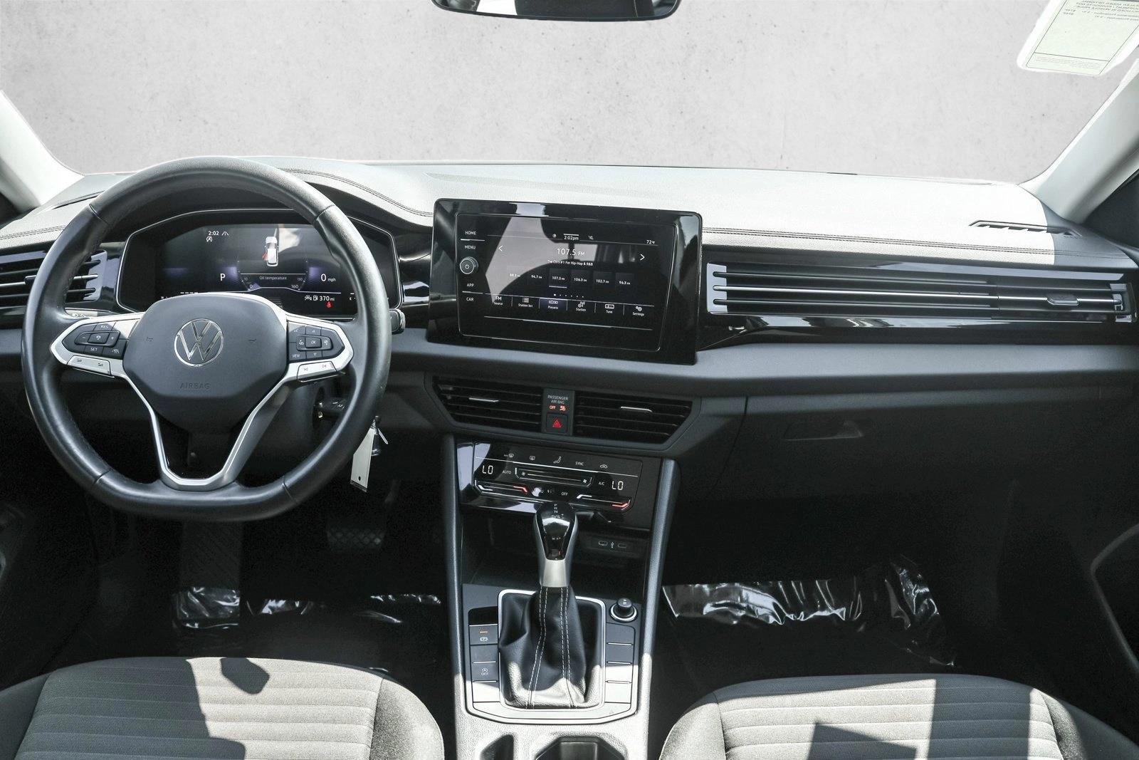 Thumbnail: 2025 Volkswagen Jetta - 4