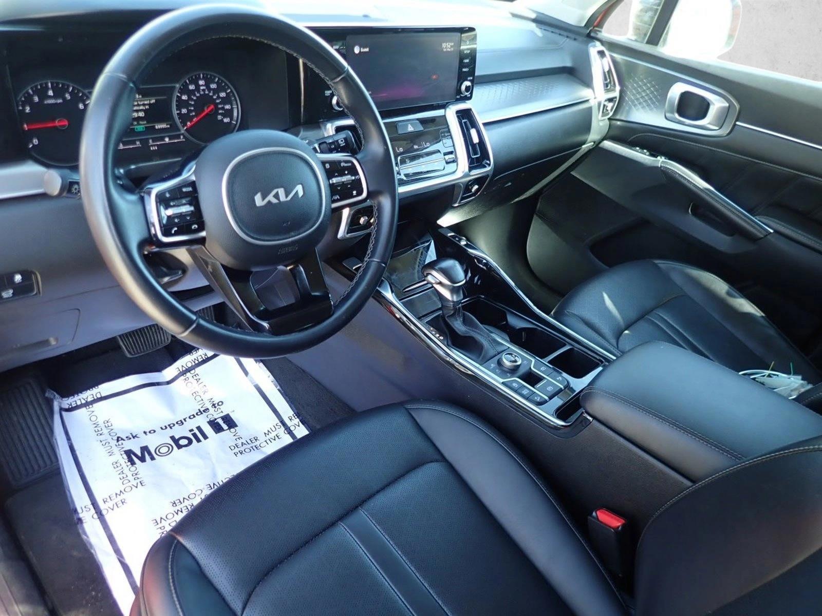 Thumbnail: 2022 Kia Sorento - 3
