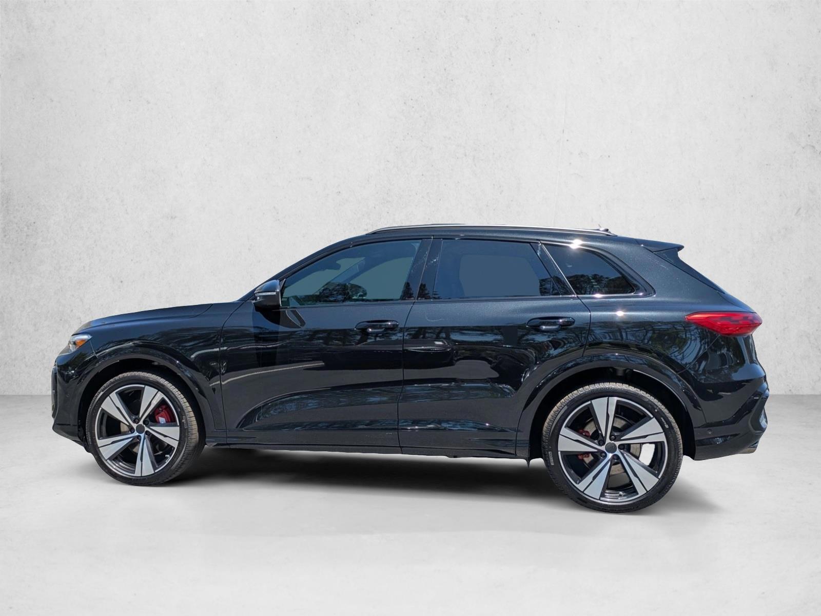Thumbnail: 2026 Audi SQ5 - 2