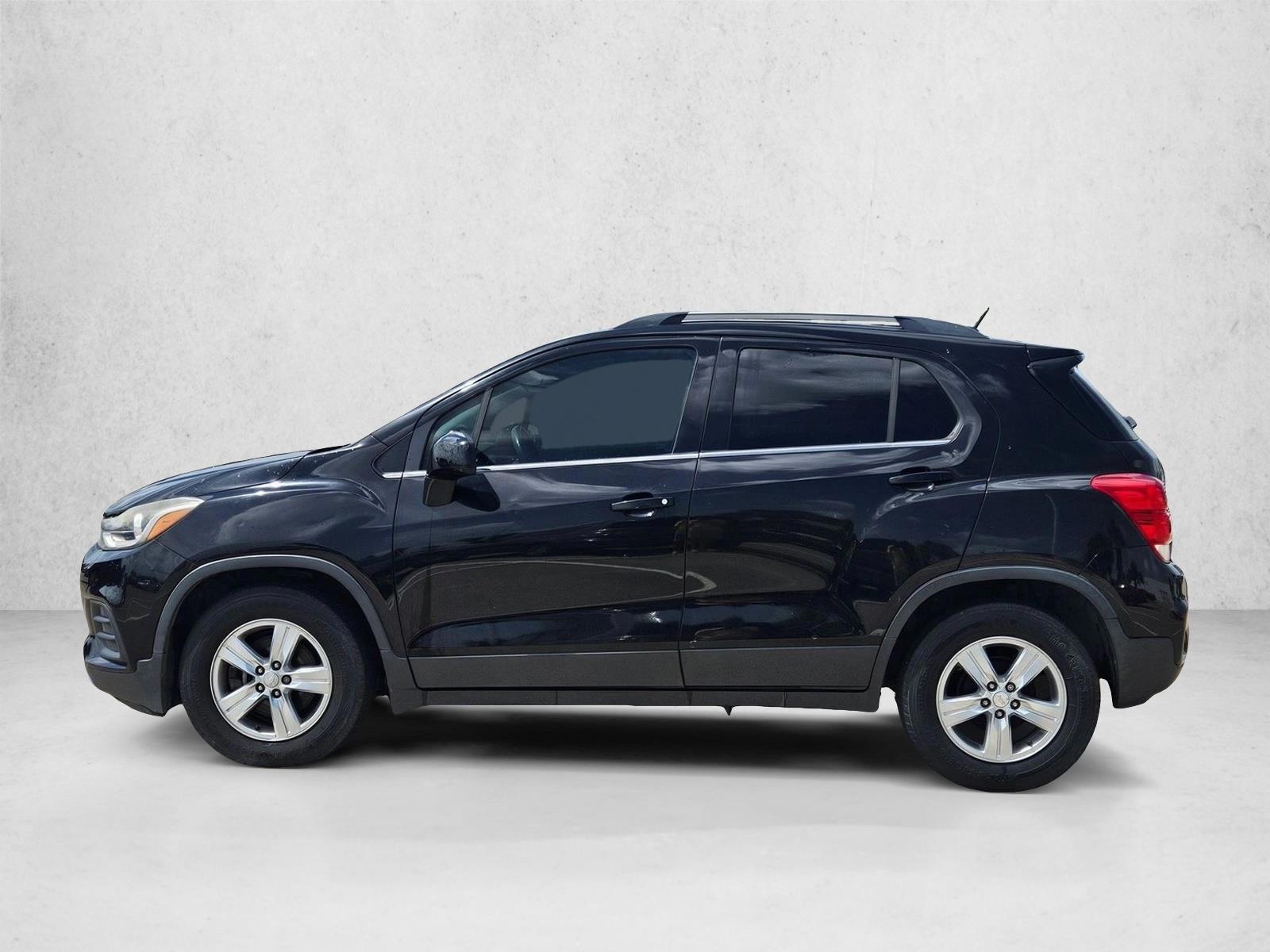 Thumbnail: 2017 Chevrolet Trax - 2
