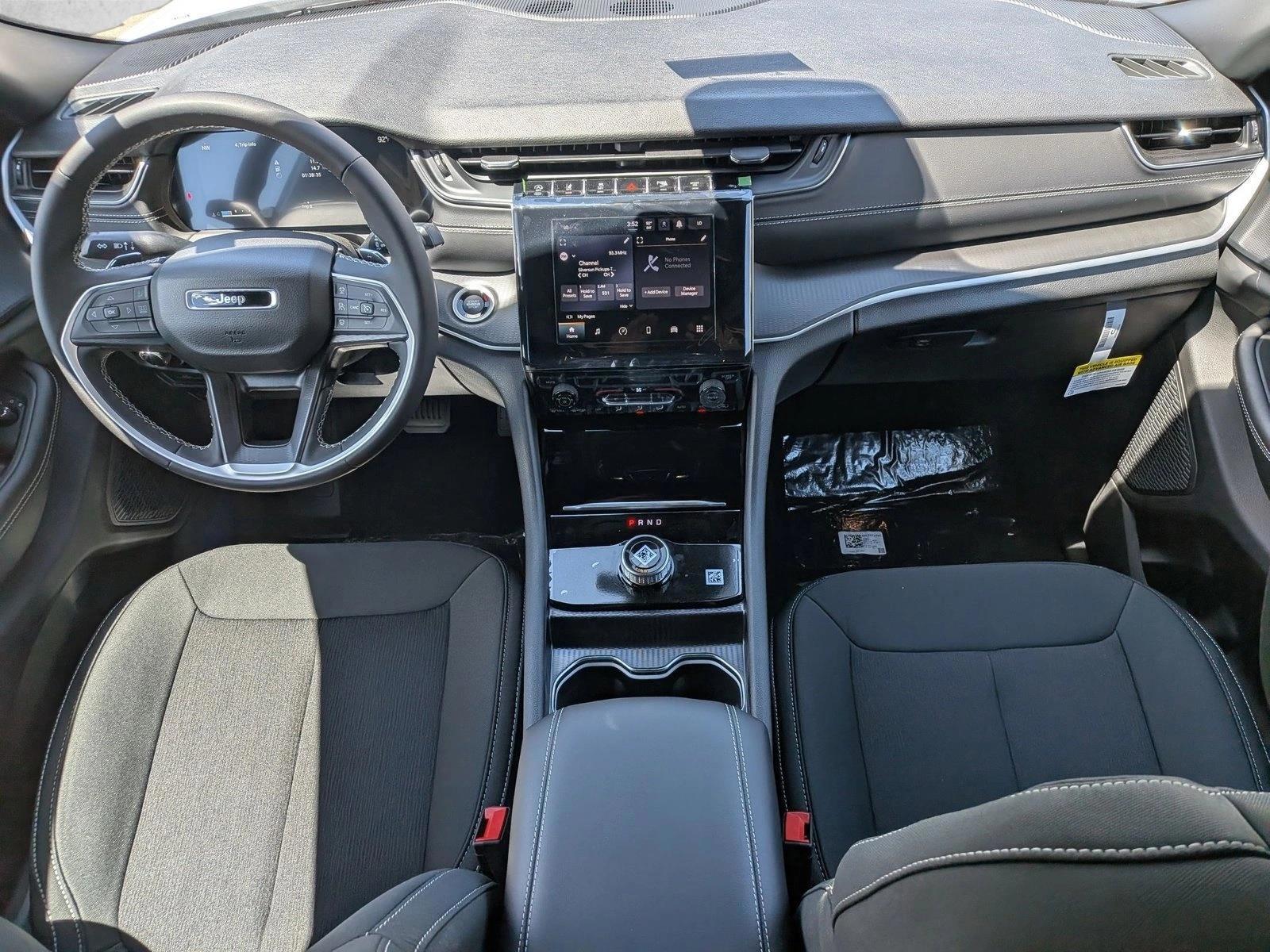 Thumbnail: 2026 Jeep Grand Cherokee - 3