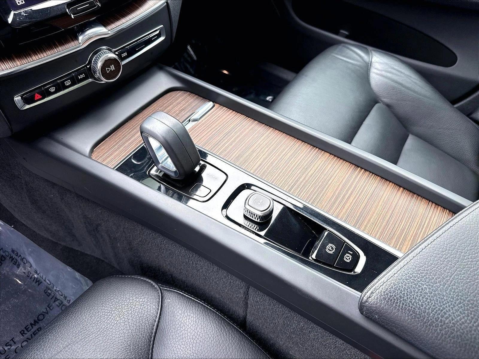 2022 Volvo XC60 Momentum - Photo 15