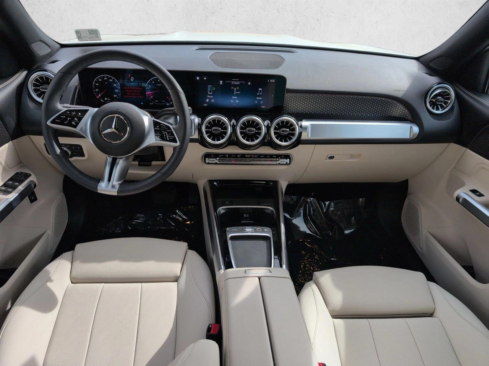 Thumbnail: 2025 Mercedes-Benz GLB - 4