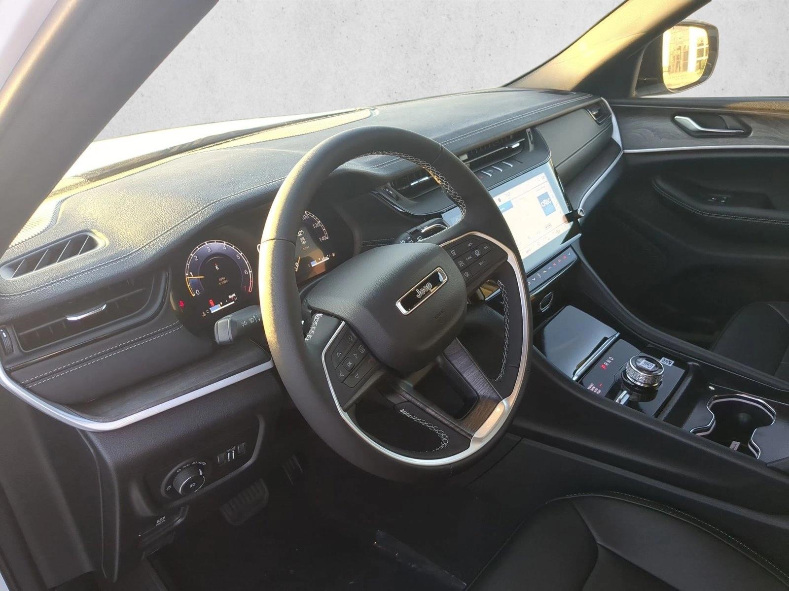 Thumbnail: 2026 Jeep Grand Cherokee - 3