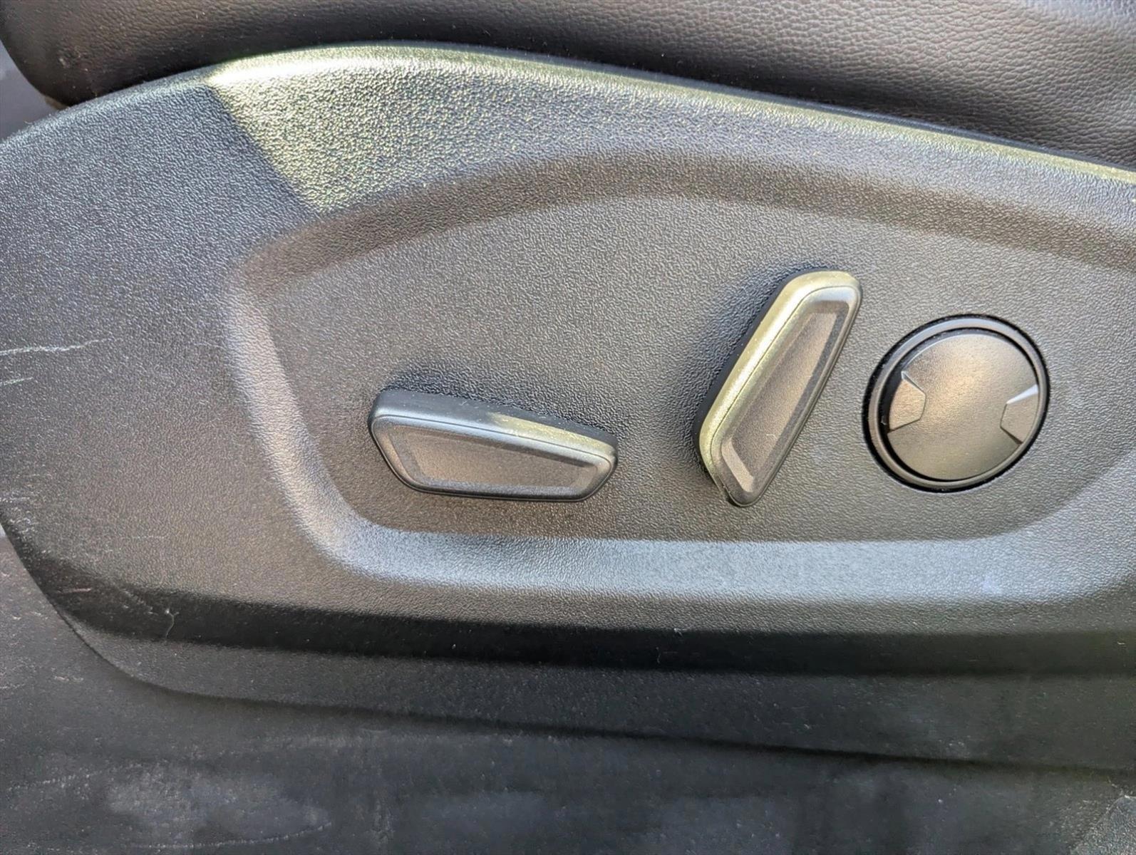 Thumbnail: 2021 Ford Edge - 3