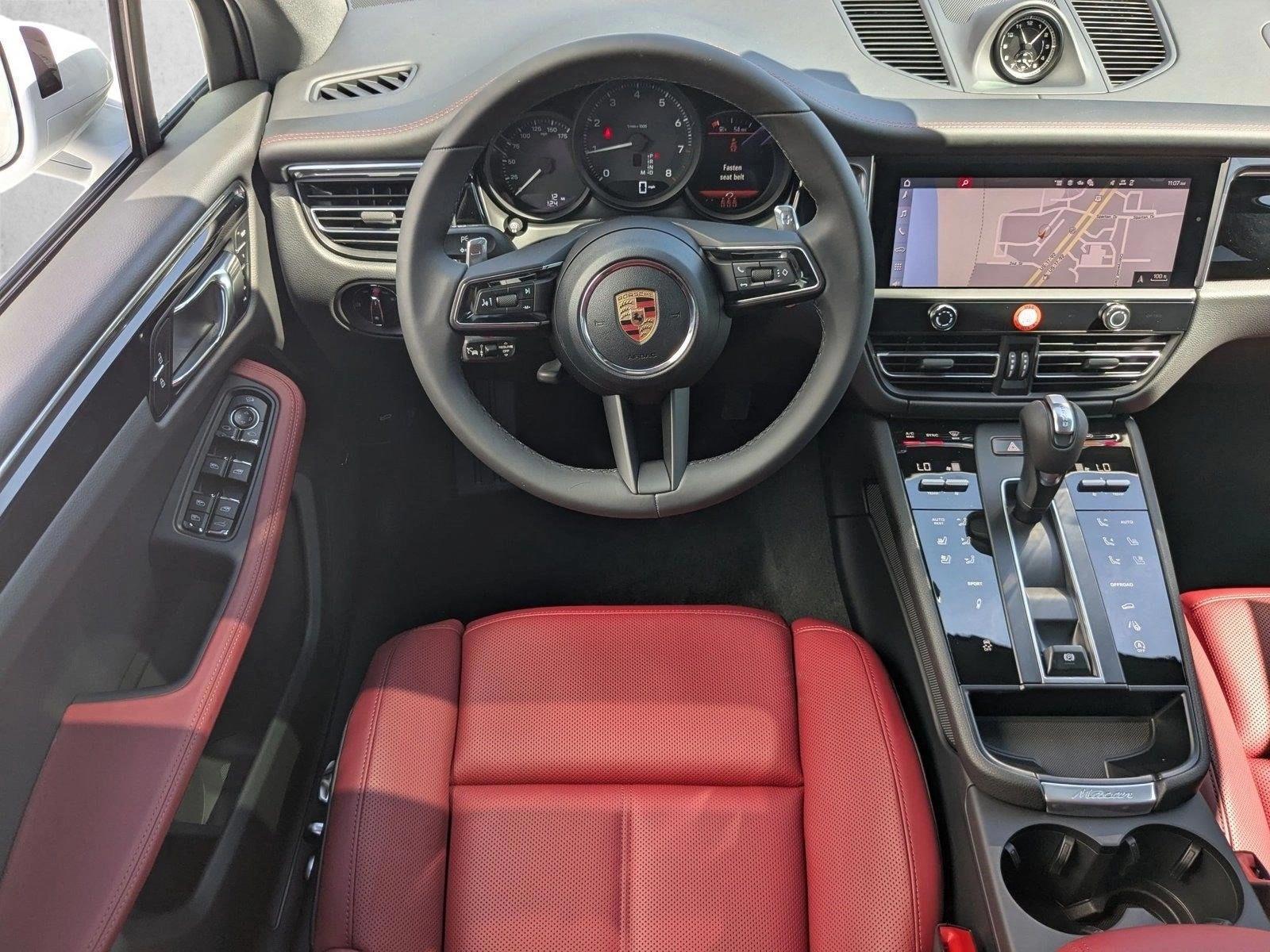 Thumbnail: 2026 Porsche Macan - 3