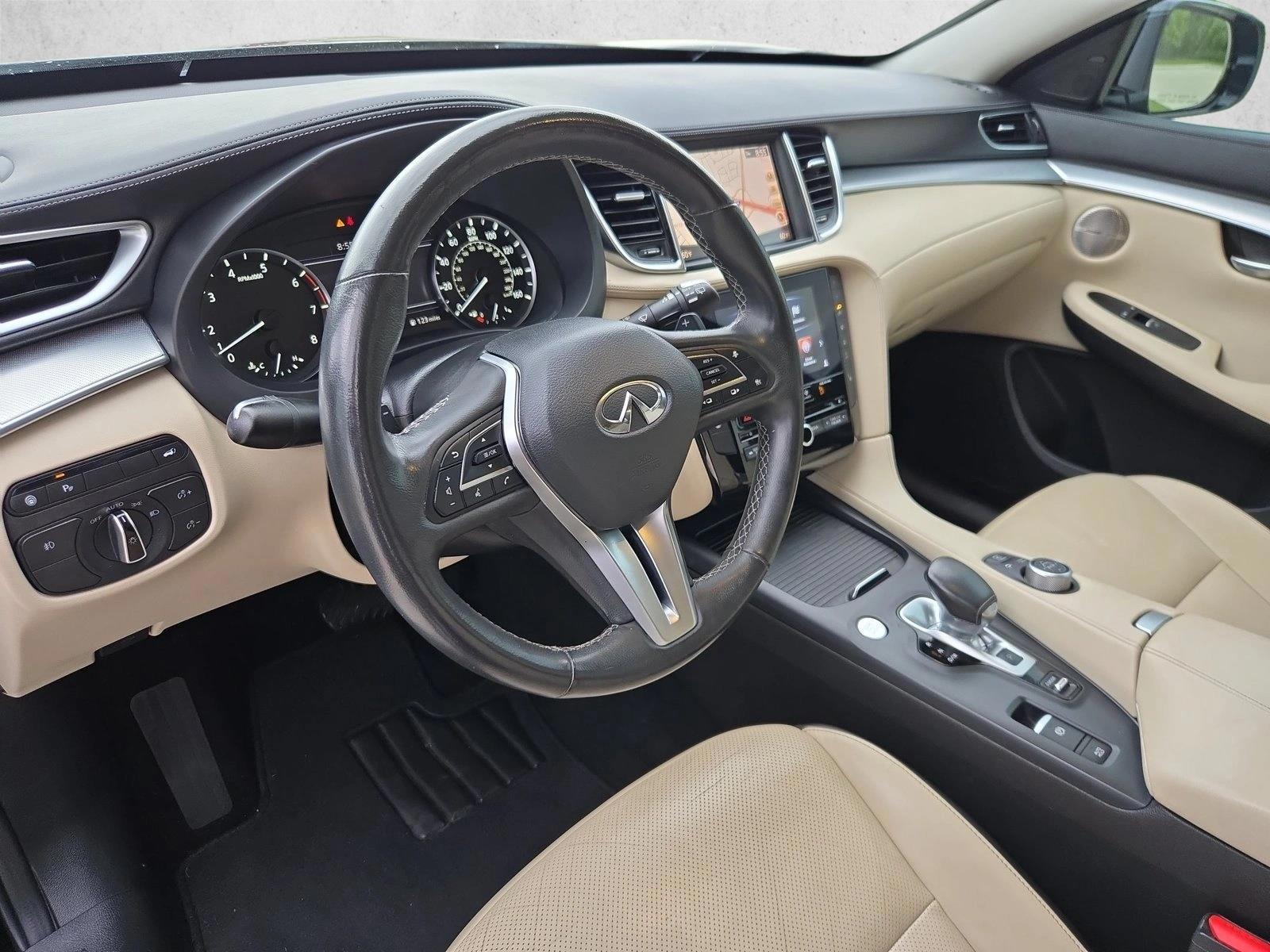 Thumbnail: 2019 INFINITI QX50 - 3