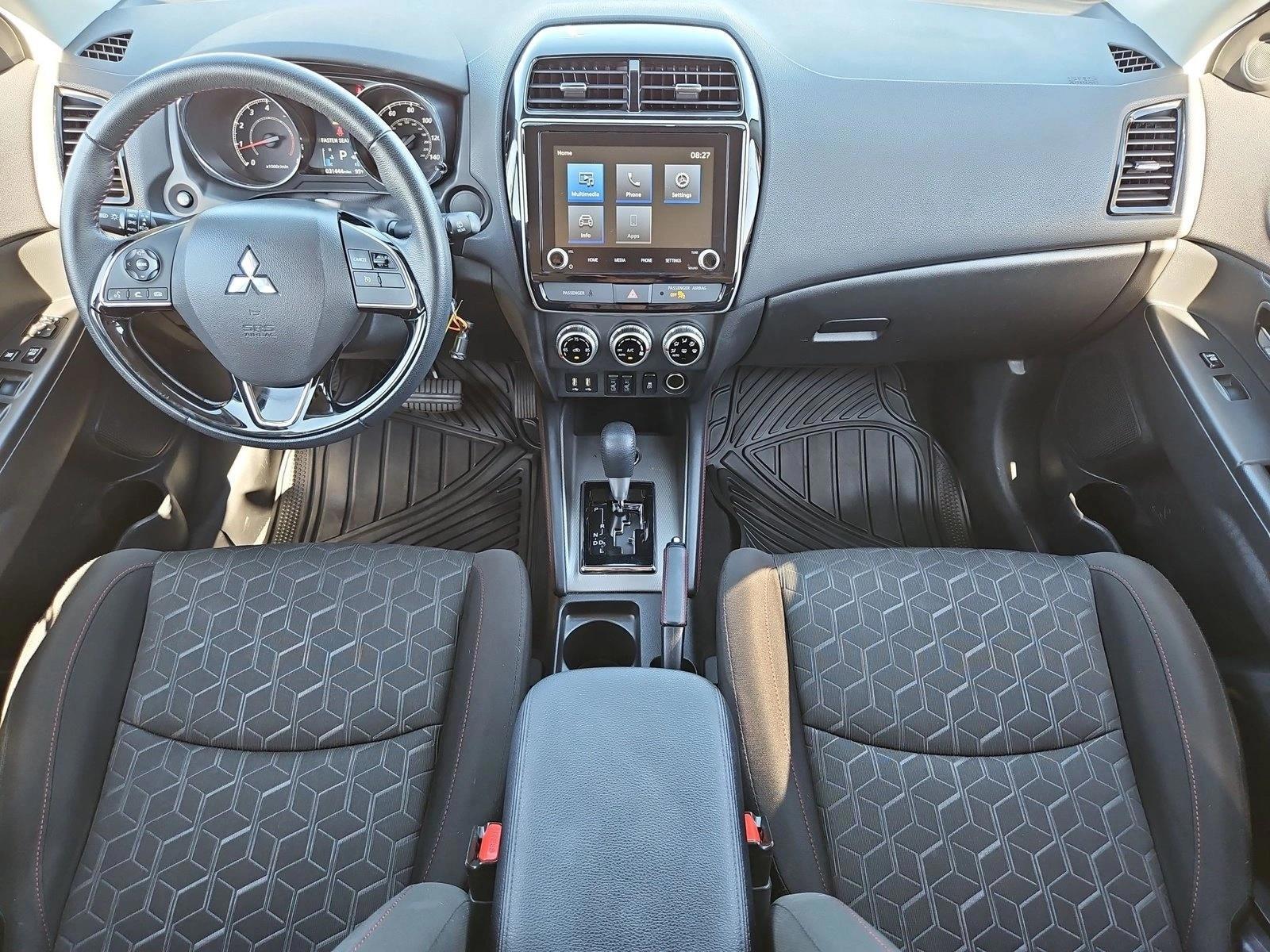Thumbnail: 2023 Mitsubishi Outlander - 4