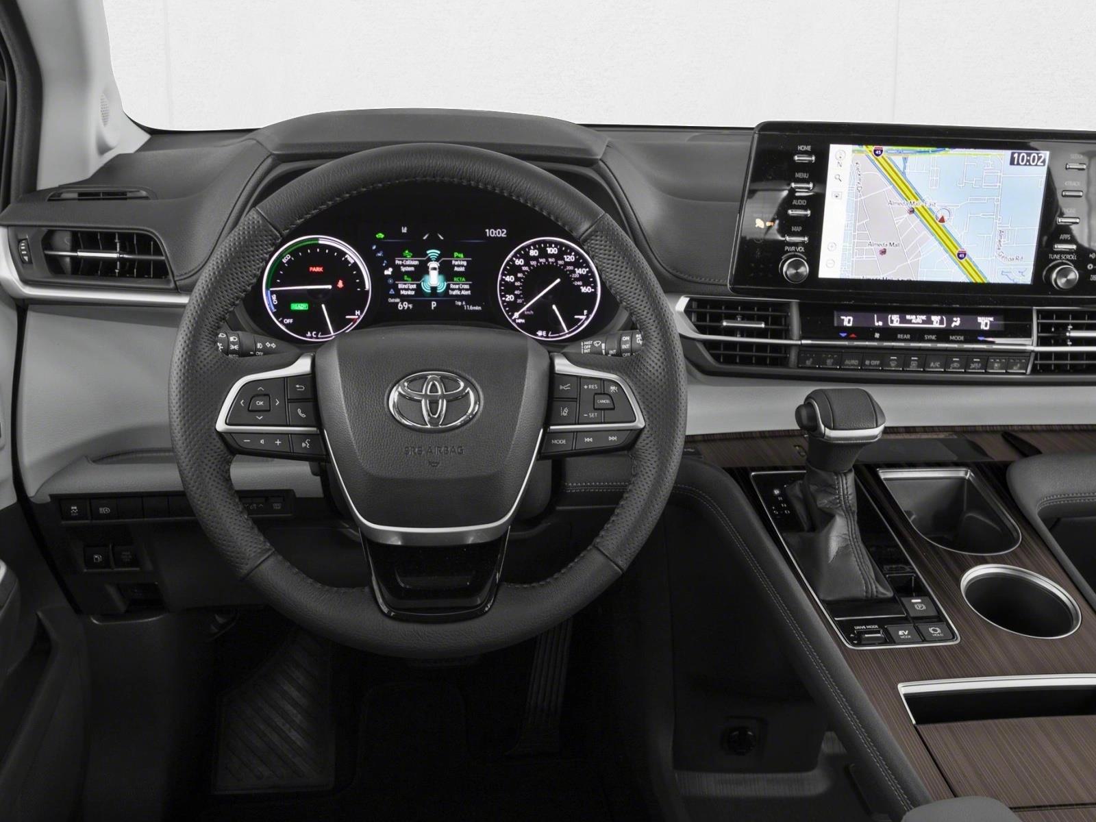 Thumbnail: 2026 Toyota Sienna - 3