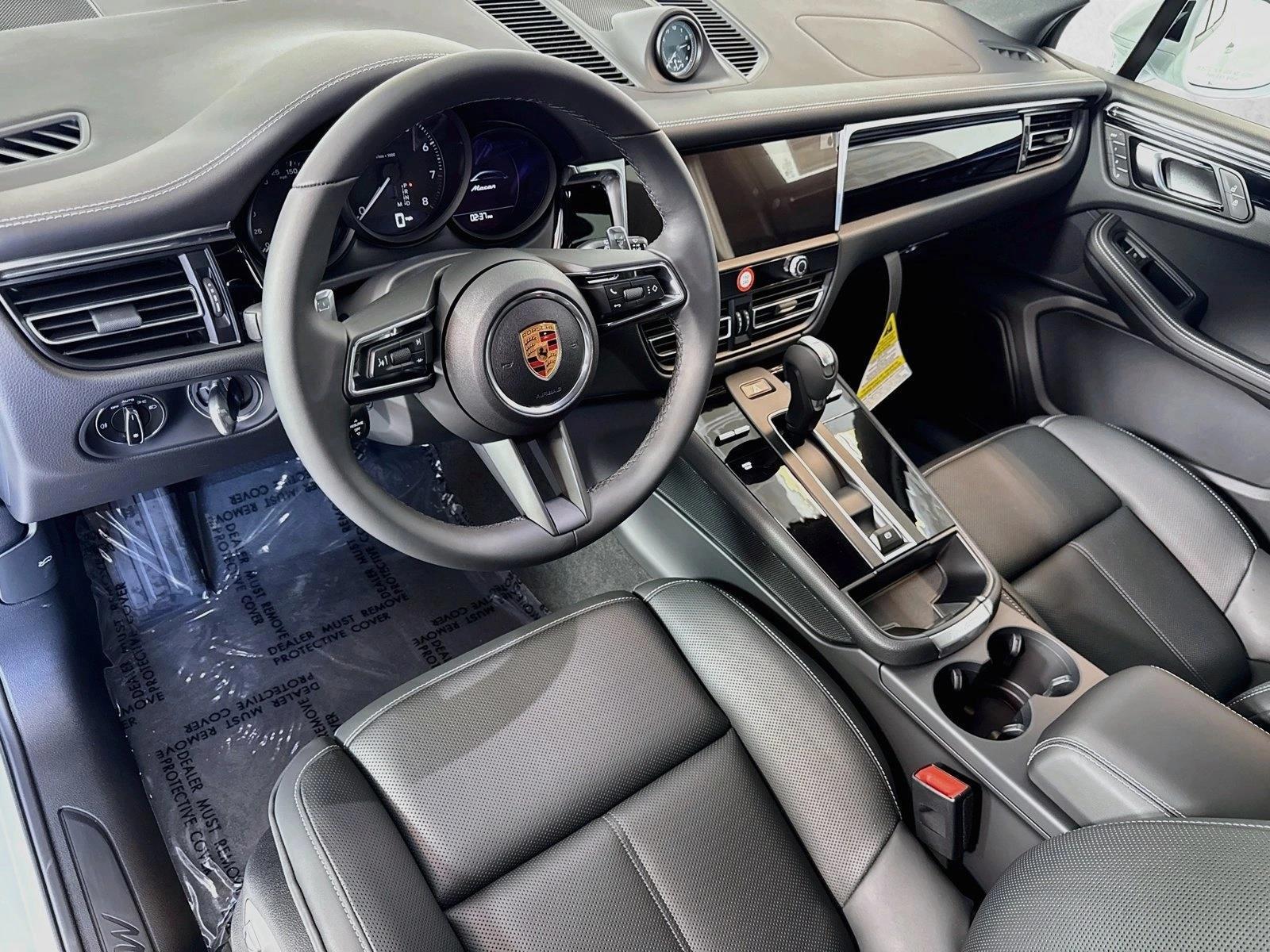 Thumbnail: 2026 Porsche Macan - 3