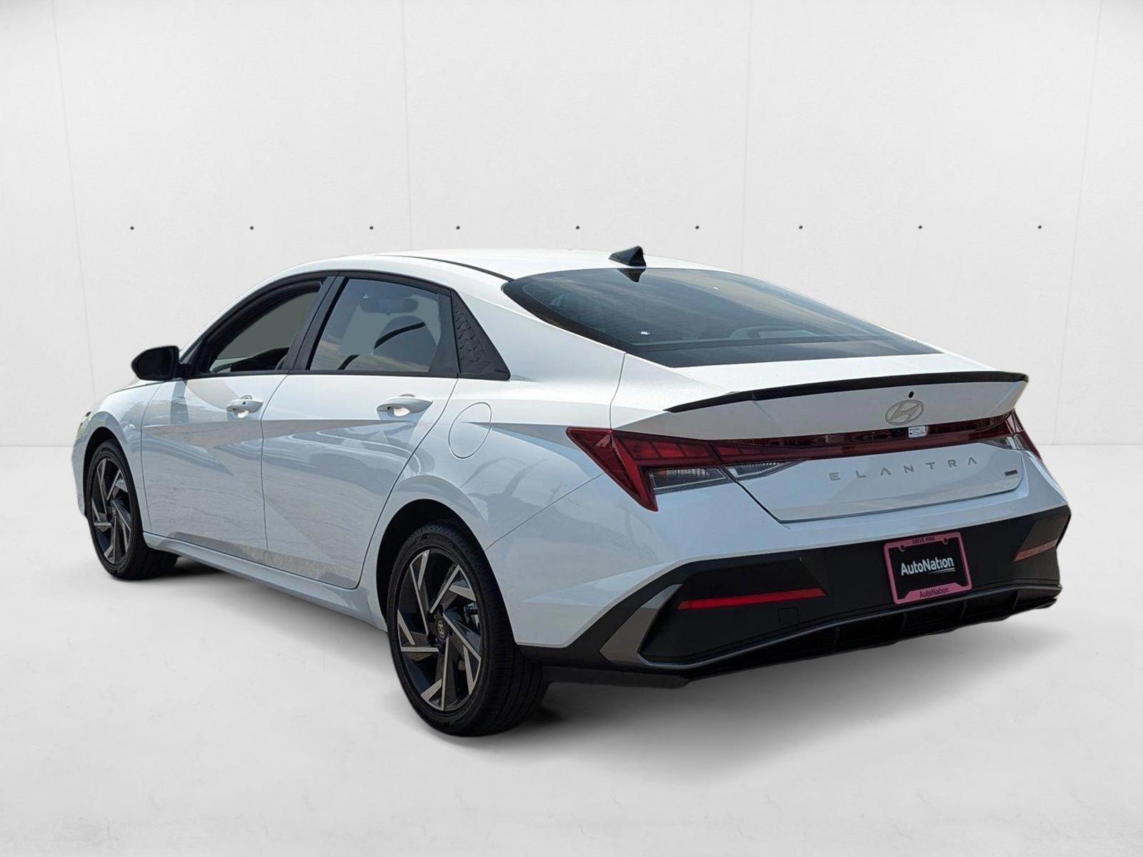2025 Hyundai Elantra Blue - Photo 8