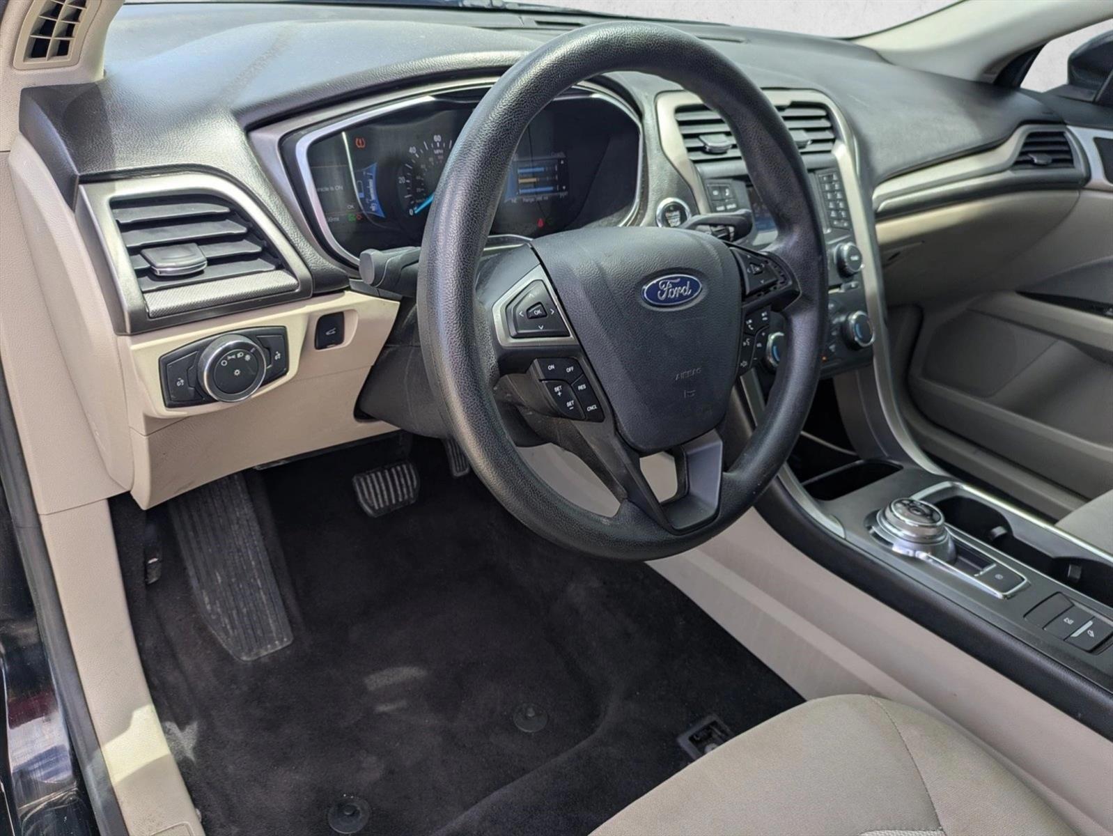 Thumbnail: 2017 Ford Fusion - 3