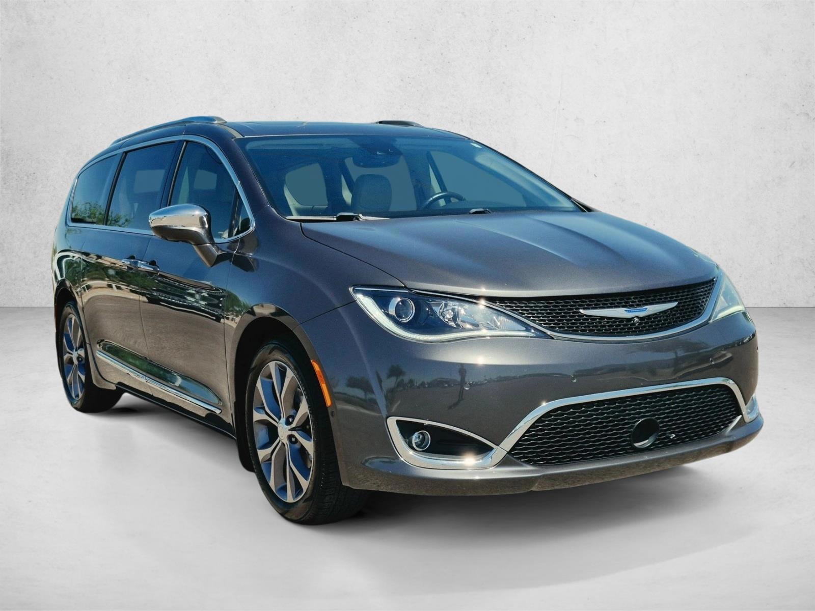 2018 Chrysler Pacifica Limited - Photo 3