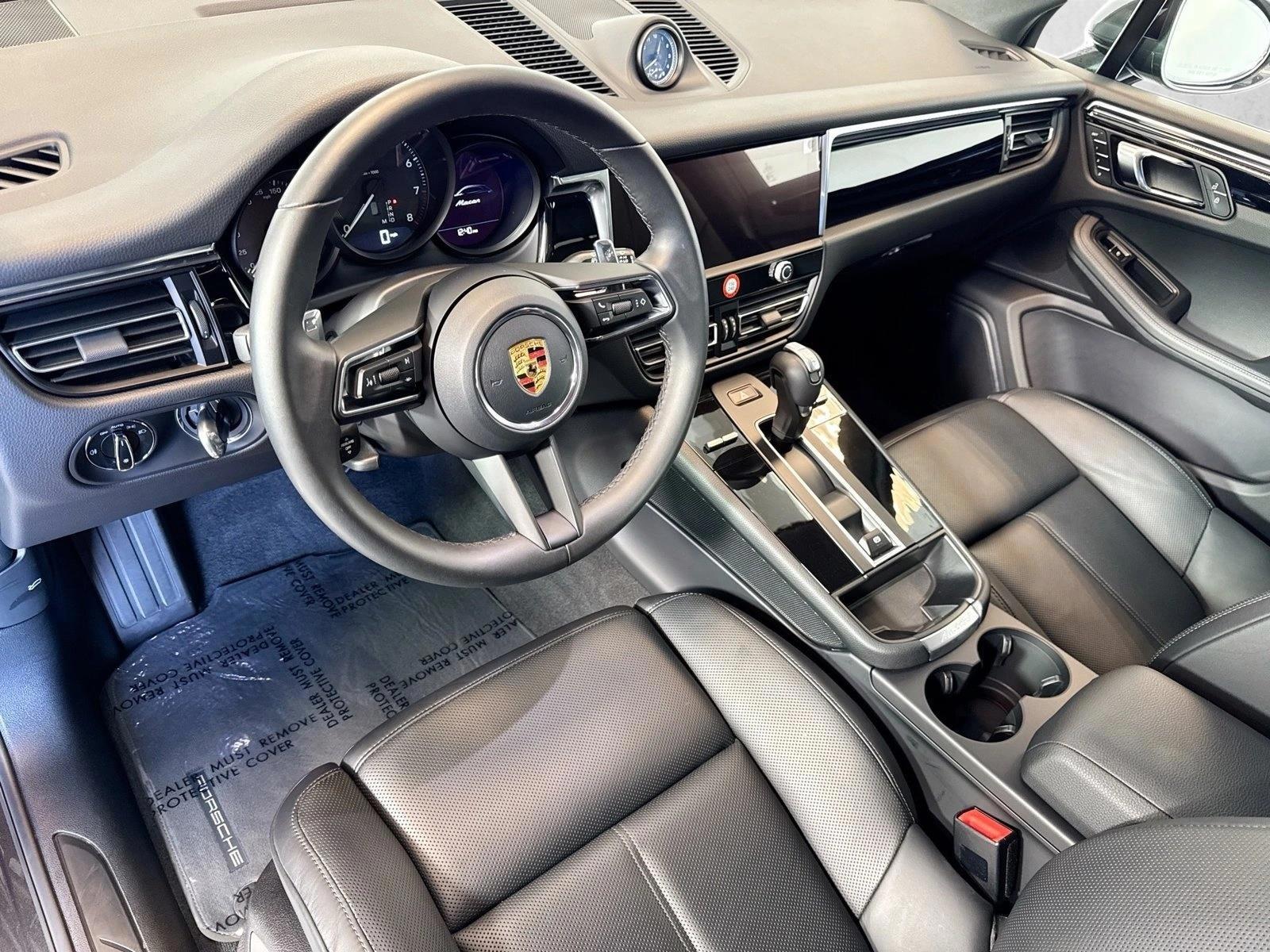 Thumbnail: 2026 Porsche Macan - 3