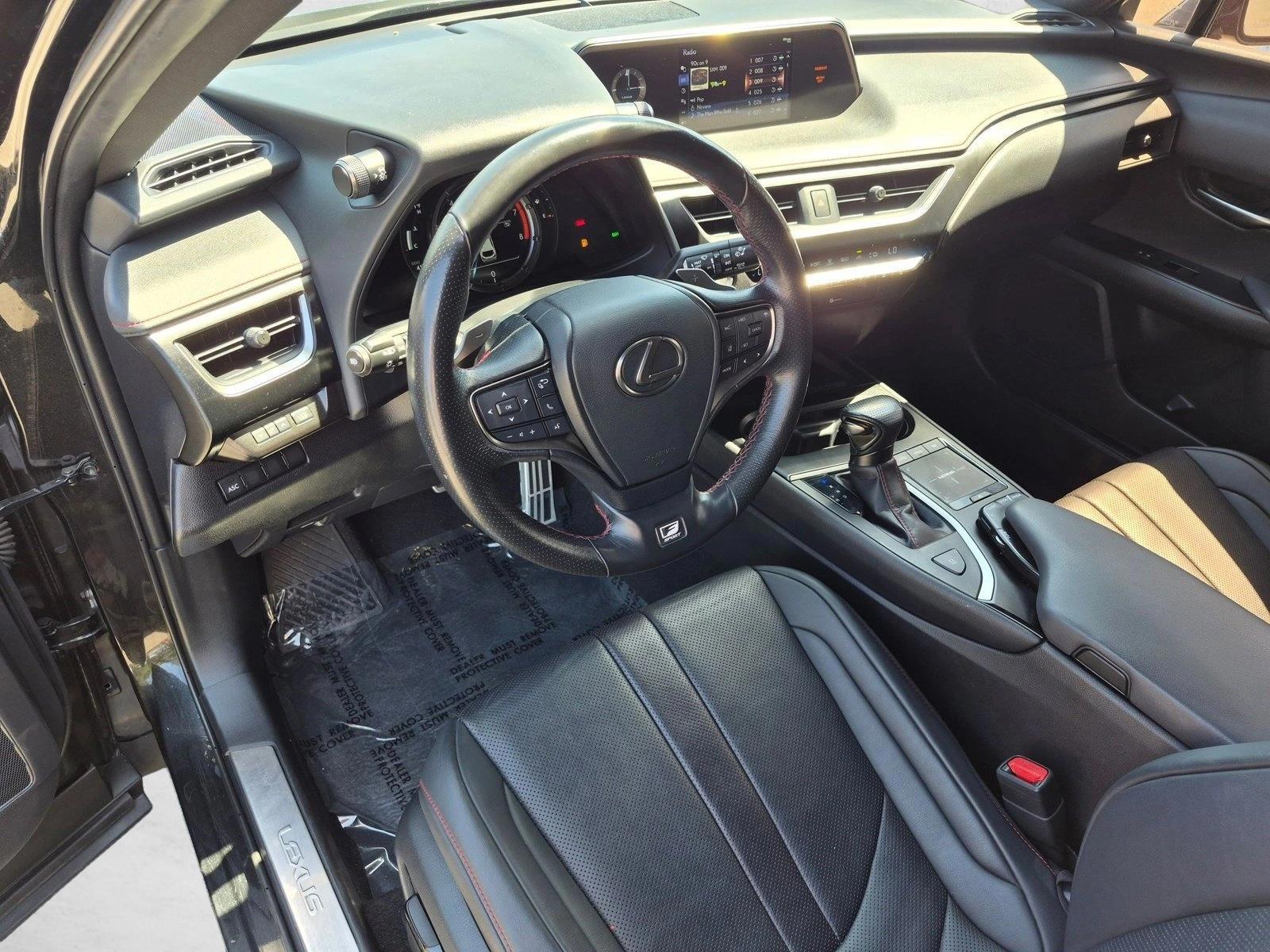 Thumbnail: 2021 Lexus UX - 3