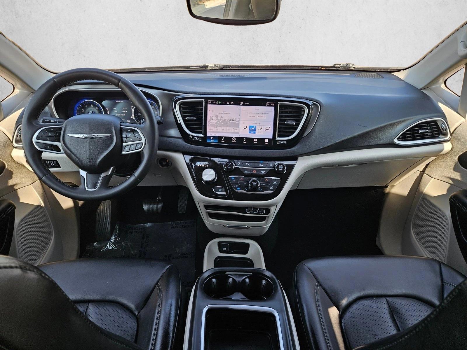 2023 Chrysler Pacifica Touring L - Photo 16