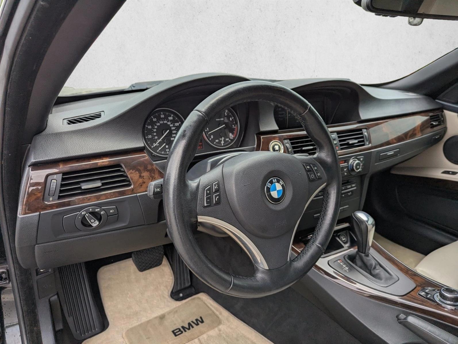 Thumbnail: 2013 BMW 3 Series - 3