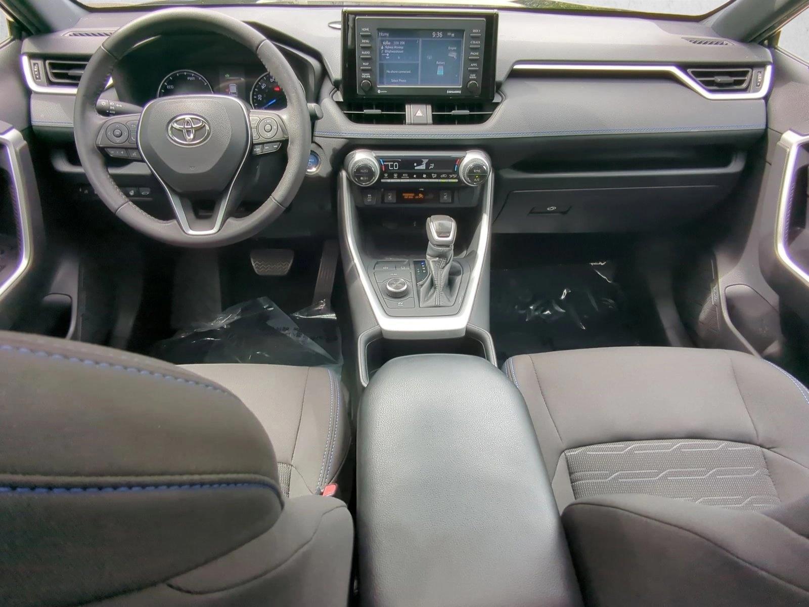 Thumbnail: 2022 Toyota RAV4 - 3