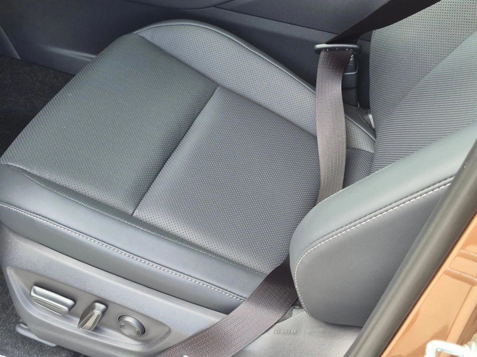 Thumbnail: 2026 Toyota Crown Signia - 4