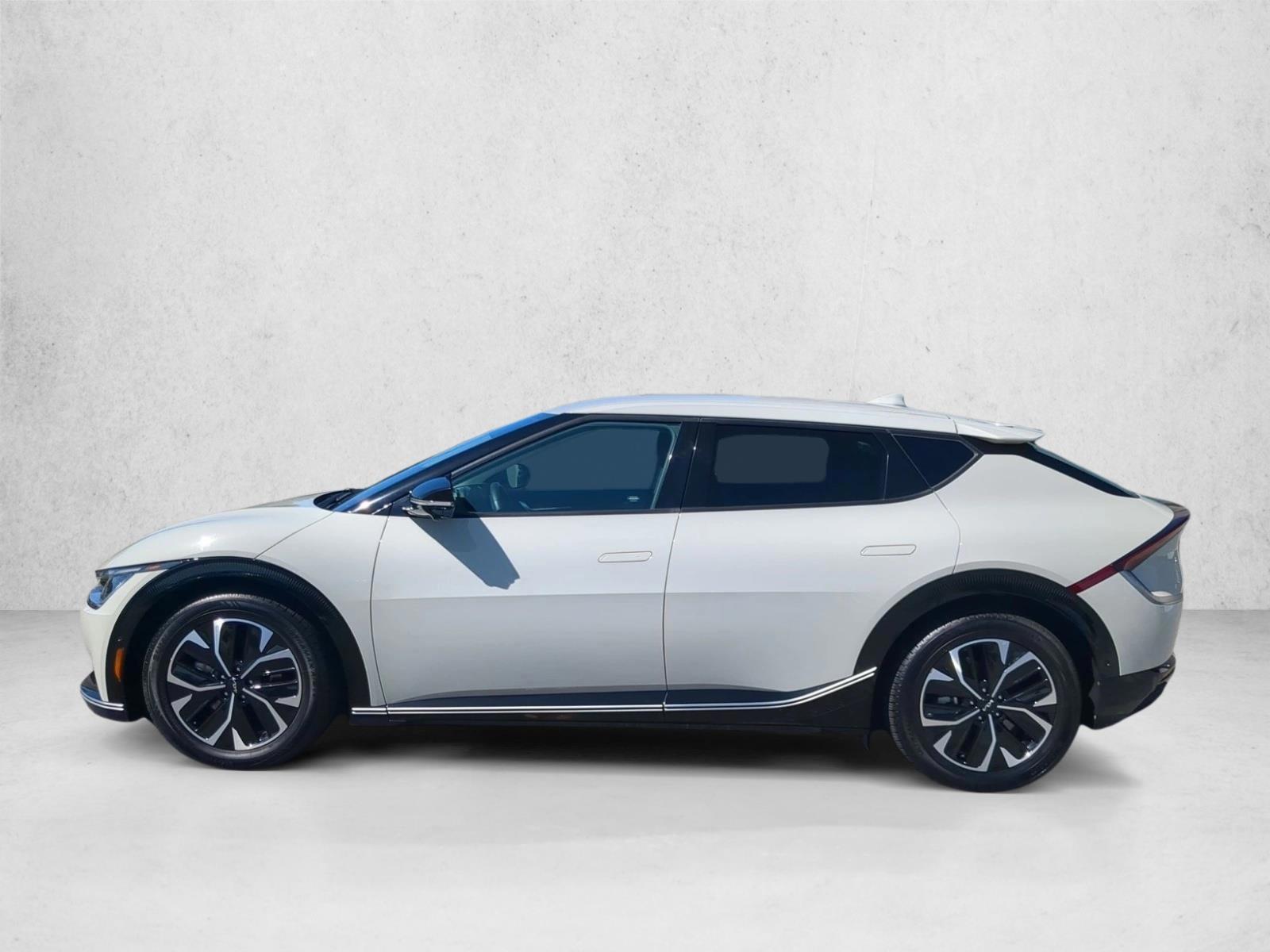Thumbnail: 2022 Kia EV6 - 2